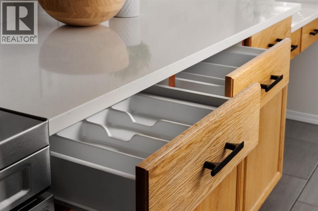 641 Evermeadow Road Sw, Calgary, Alberta  T2Y 4W8 - Photo 12 - A2289748