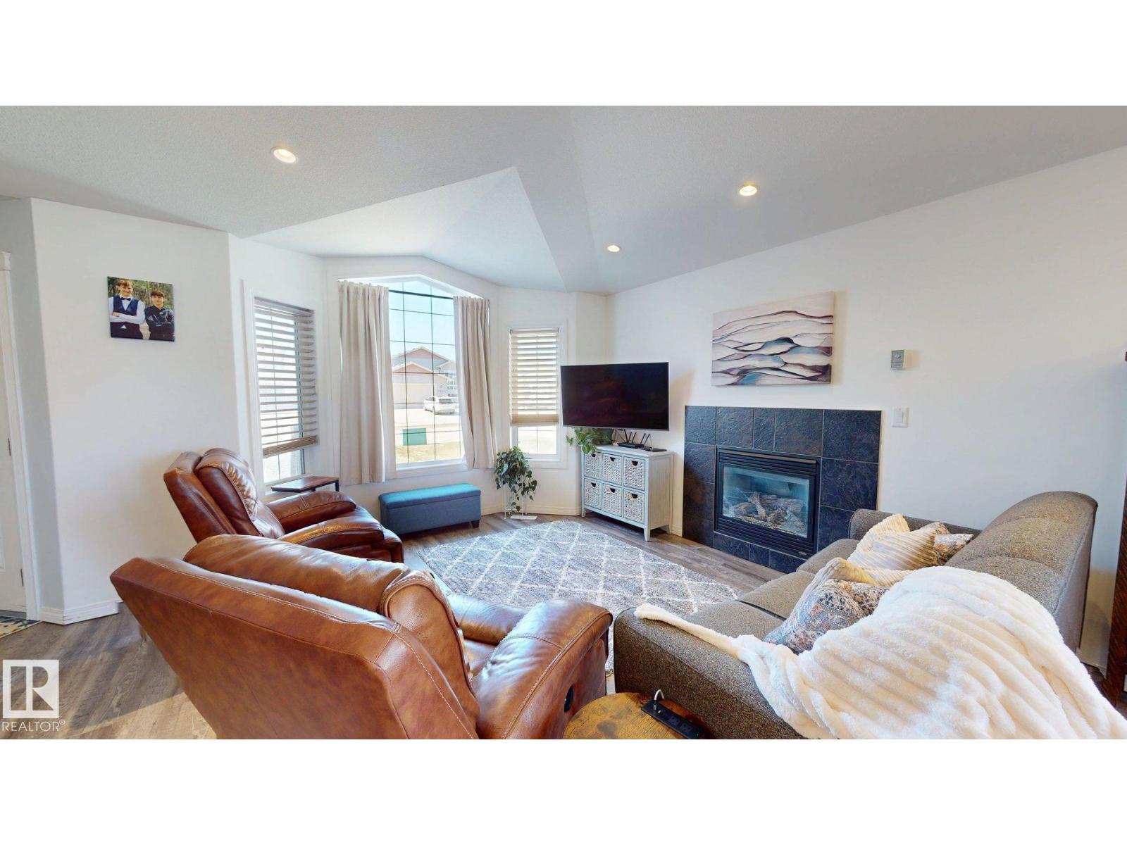 4465 38 St, Drayton Valley, Alberta  T7A 0A8 - Photo 7 - E4484399