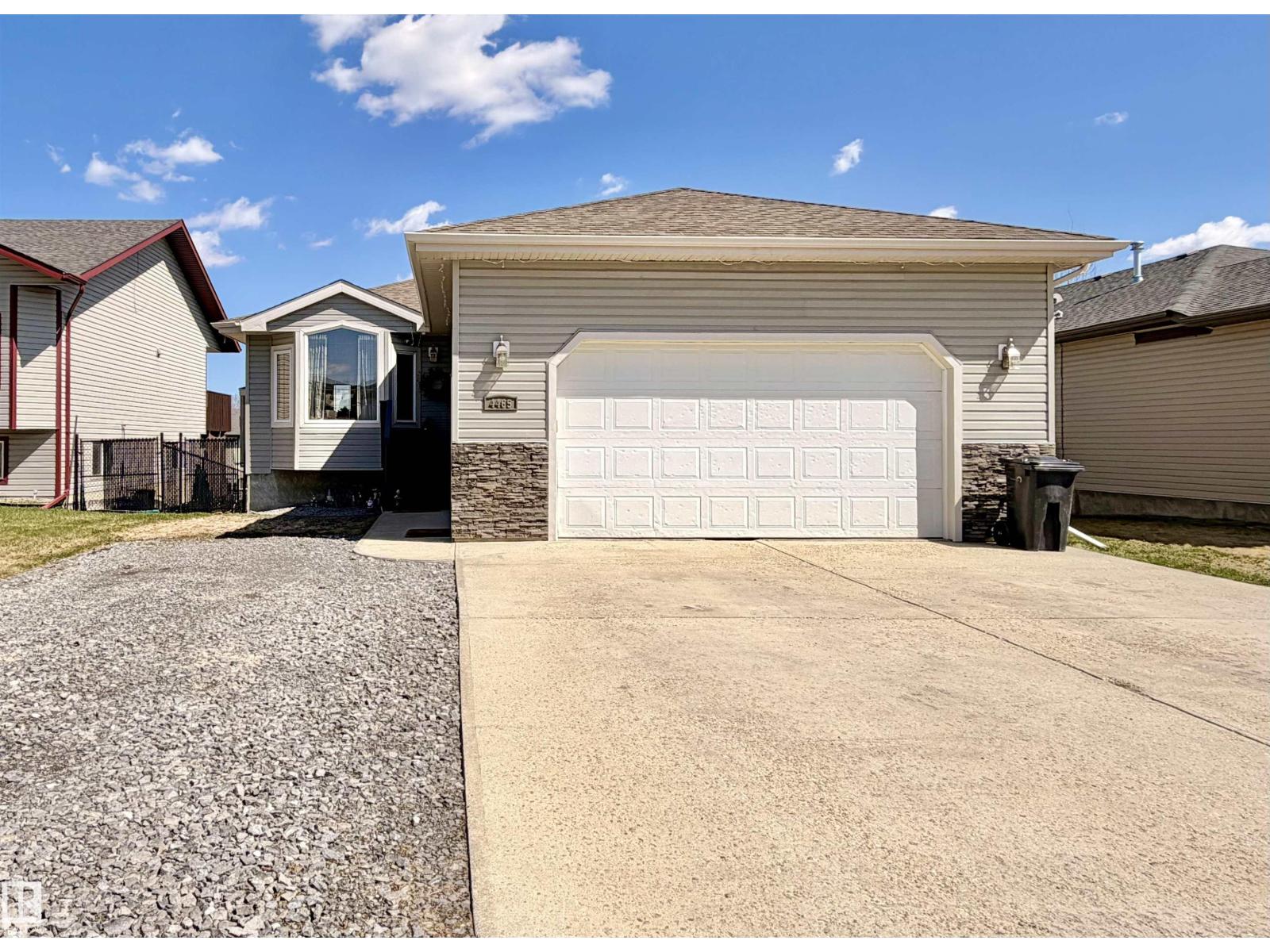 4465 38 St, Drayton Valley, Alberta  T7A 0A8 - Photo 2 - E4484399