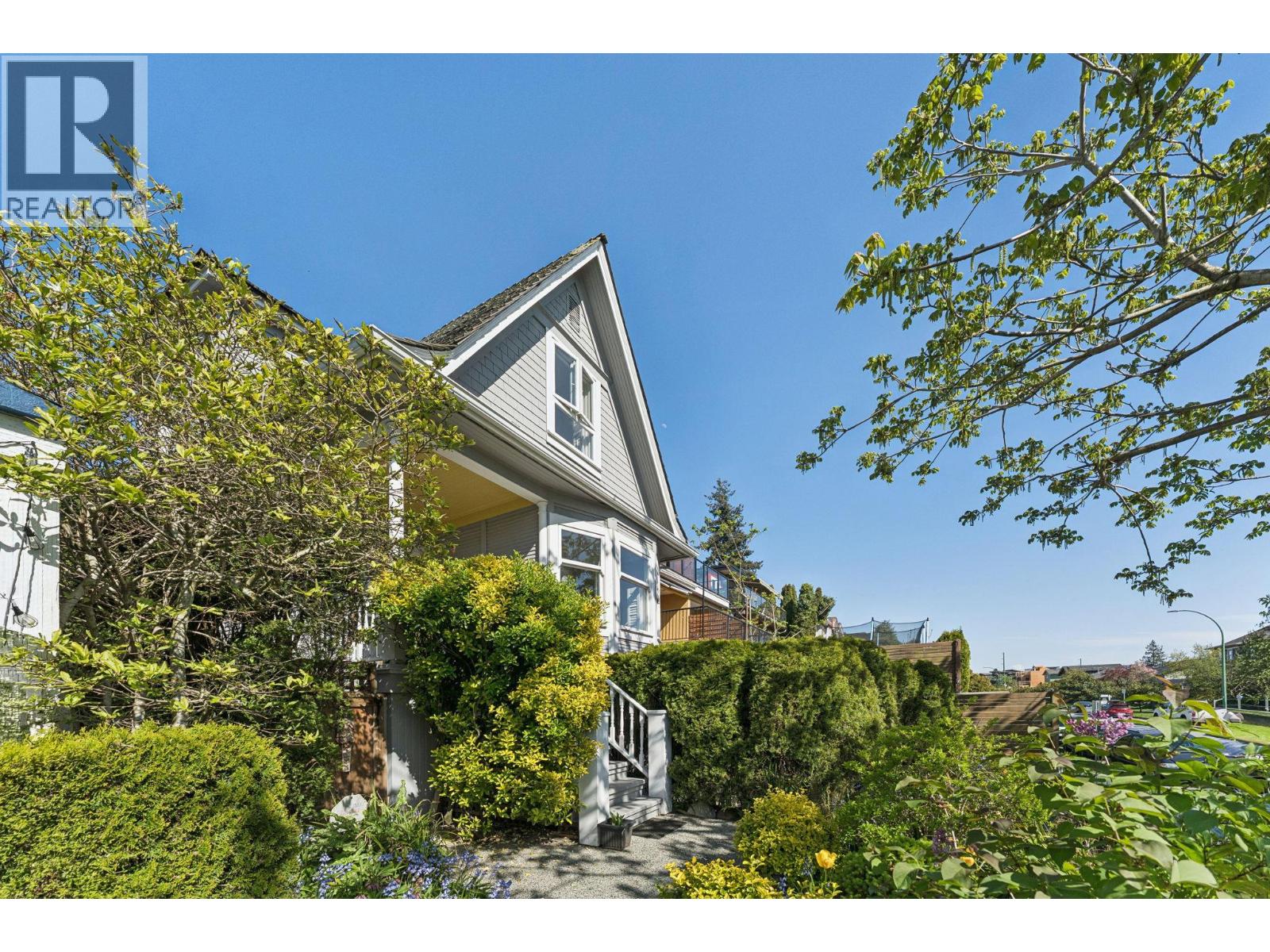 408 E 2nd Street, North Vancouver, British Columbia  V7L 1C8 - Photo 38 - R3116399