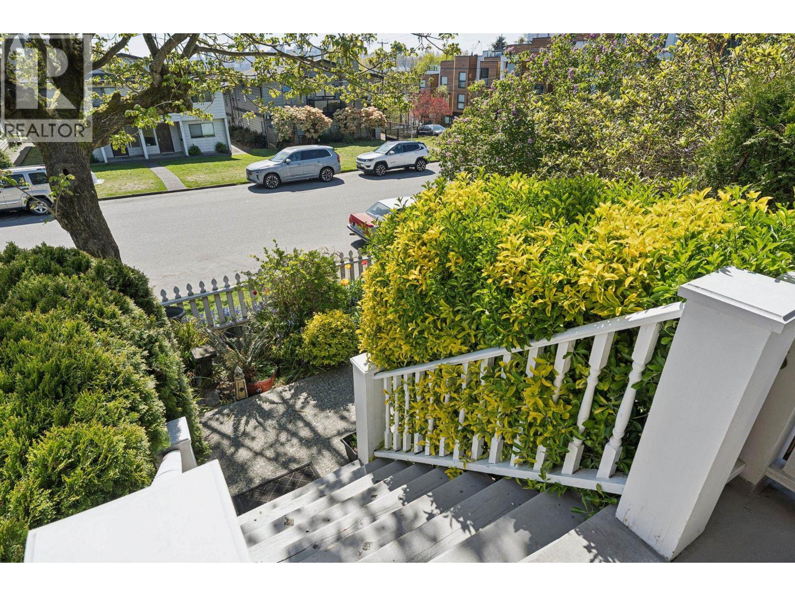 408 E 2nd Street, North Vancouver, British Columbia  V7L 1C8 - Photo 37 - R3116399