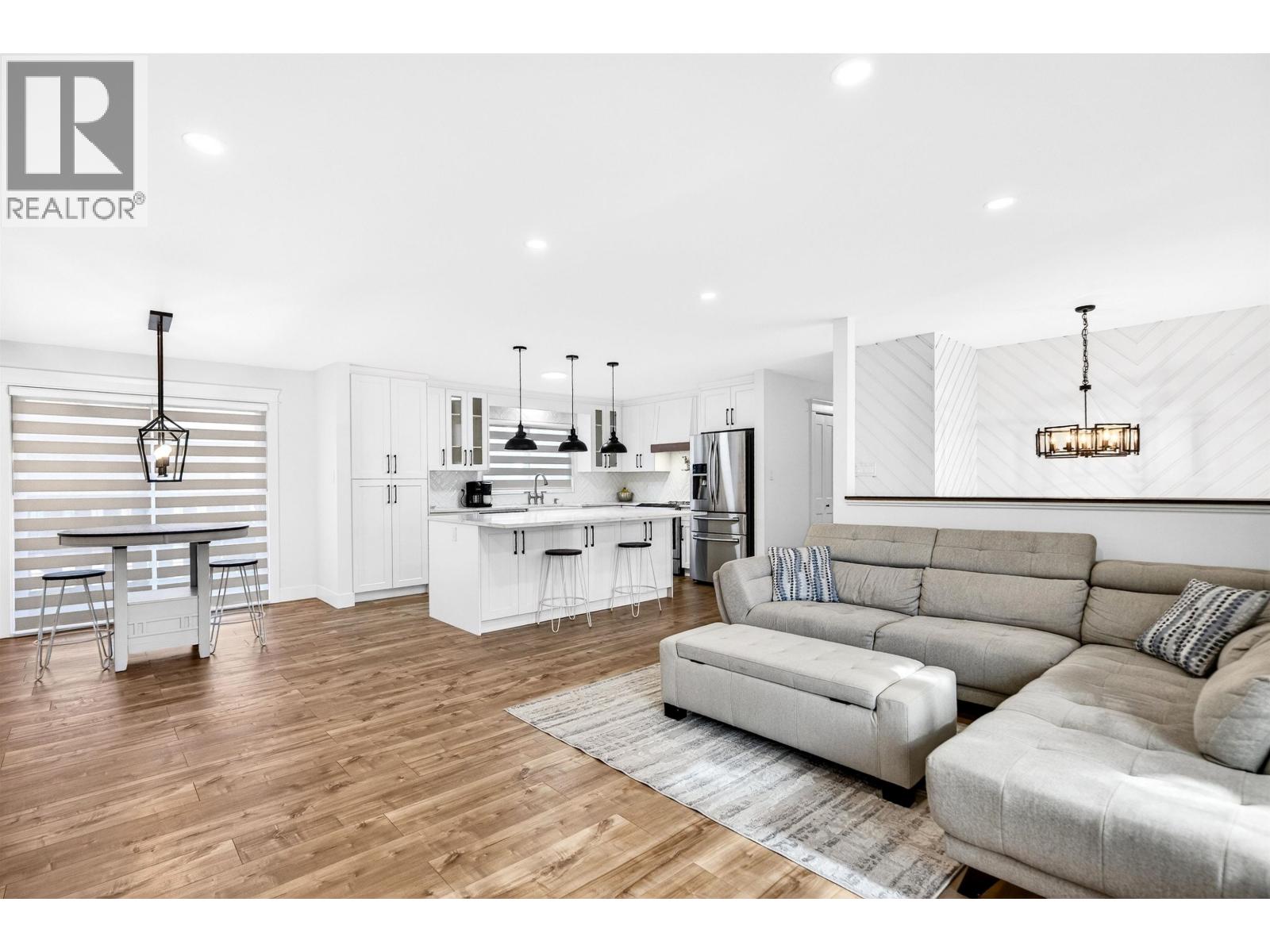 21099 Berry Avenue, Maple Ridge, British Columbia  V2X 7V3 - Photo 5 - R3116640