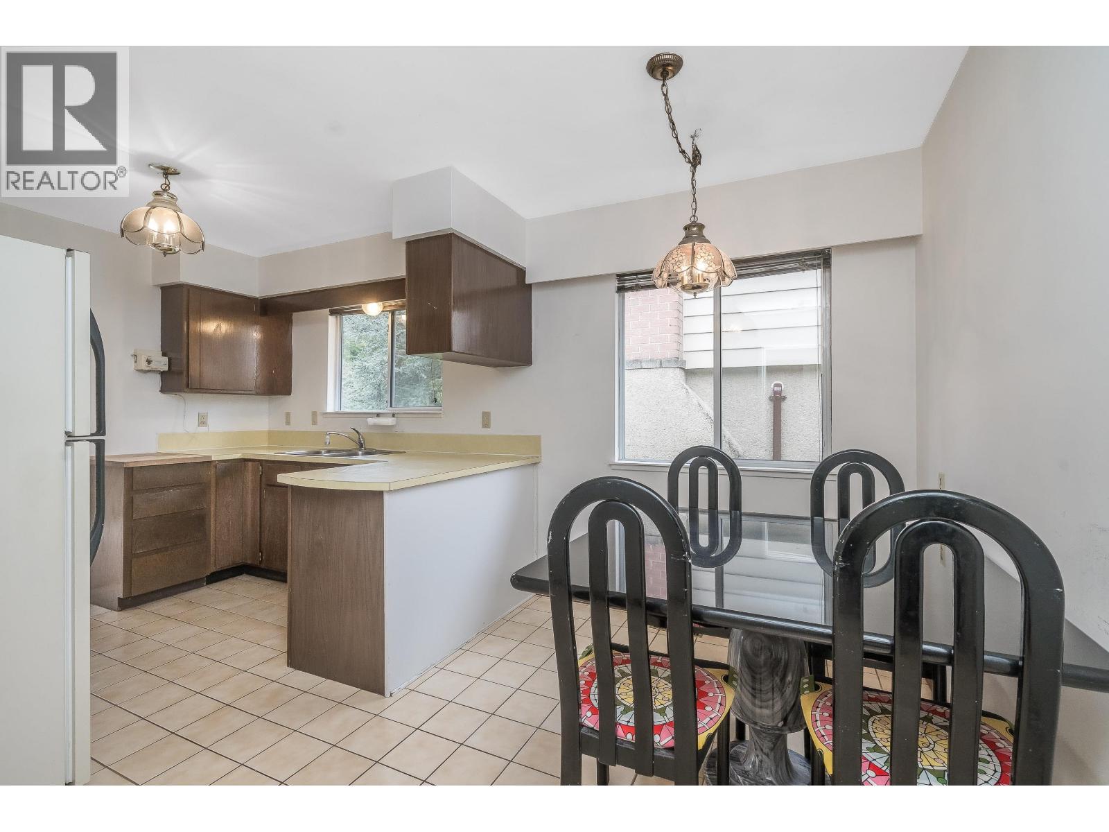 8228 Wedgewood Street, Burnaby, British Columbia  V3N 1C4 - Photo 12 - R3116579