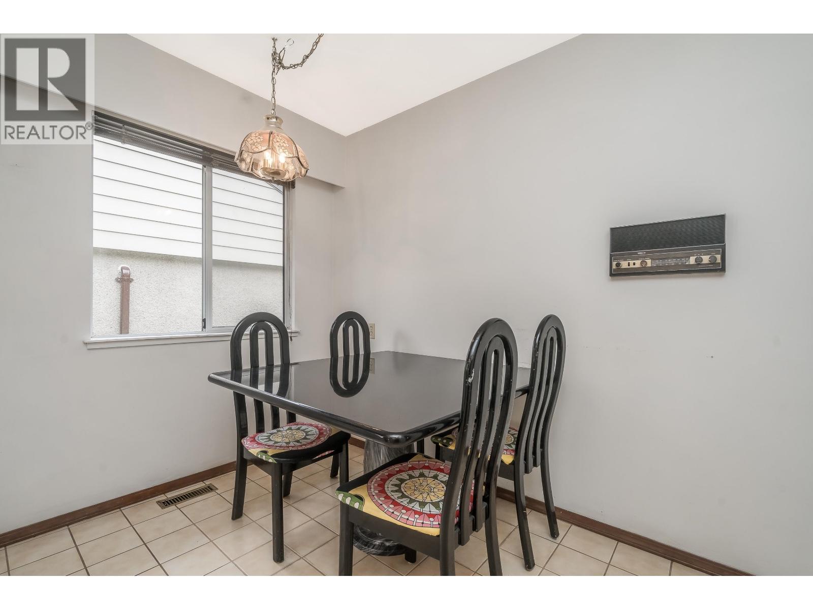 8228 Wedgewood Street, Burnaby, British Columbia  V3N 1C4 - Photo 15 - R3116579