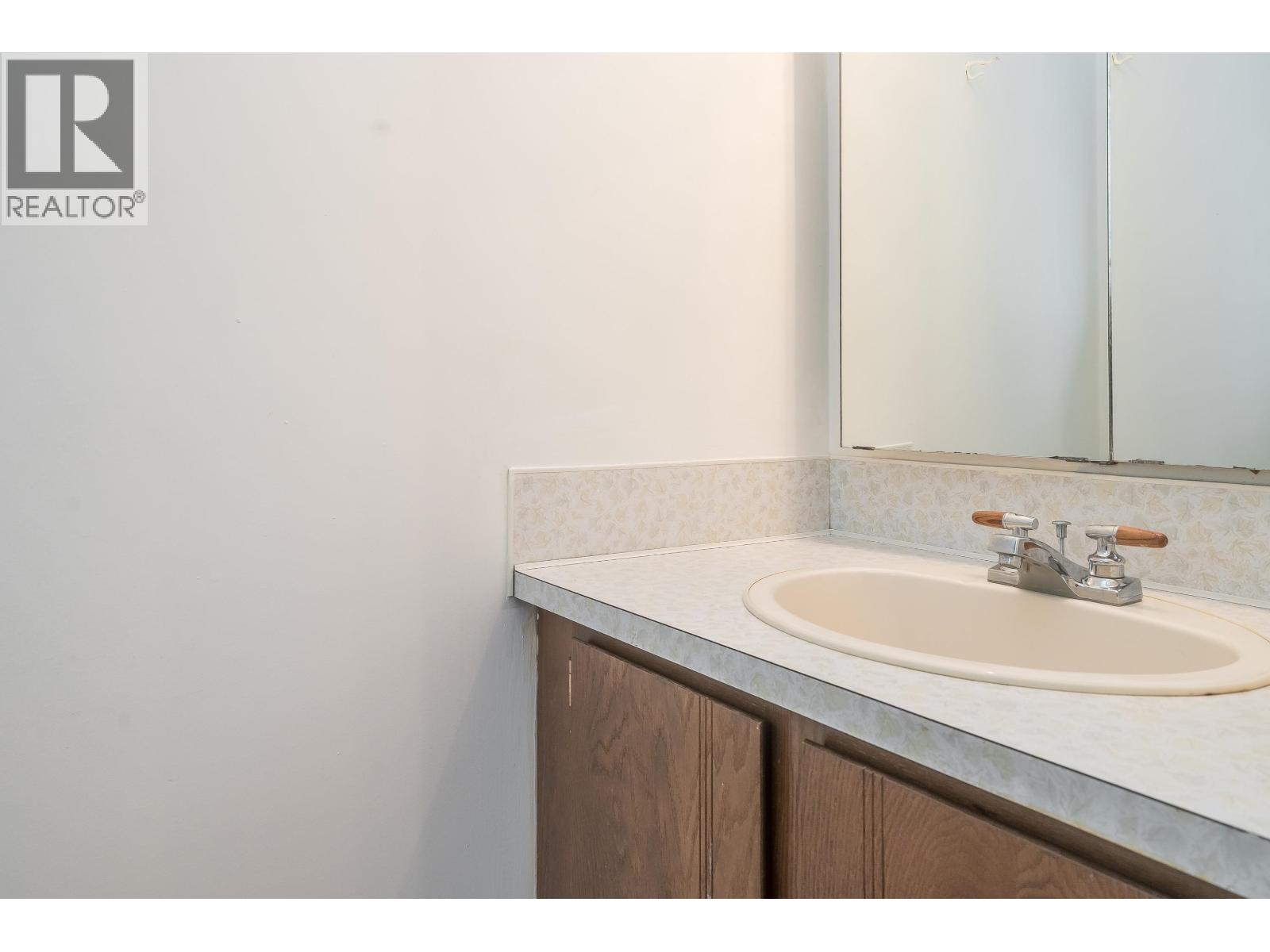 8228 Wedgewood Street, Burnaby, British Columbia  V3N 1C4 - Photo 23 - R3116579