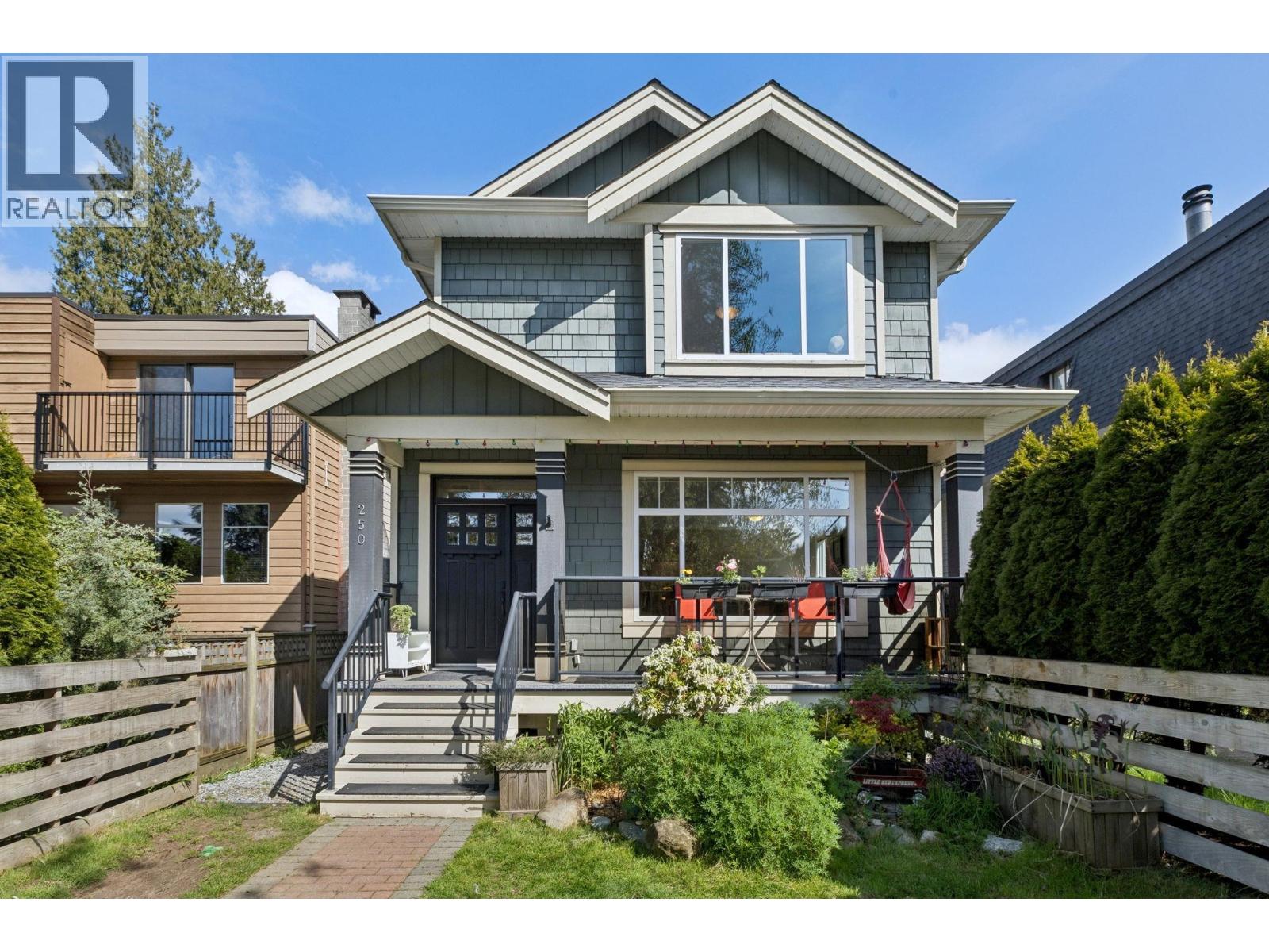 250 E 17TH STREET, North Vancouver, British Columbia