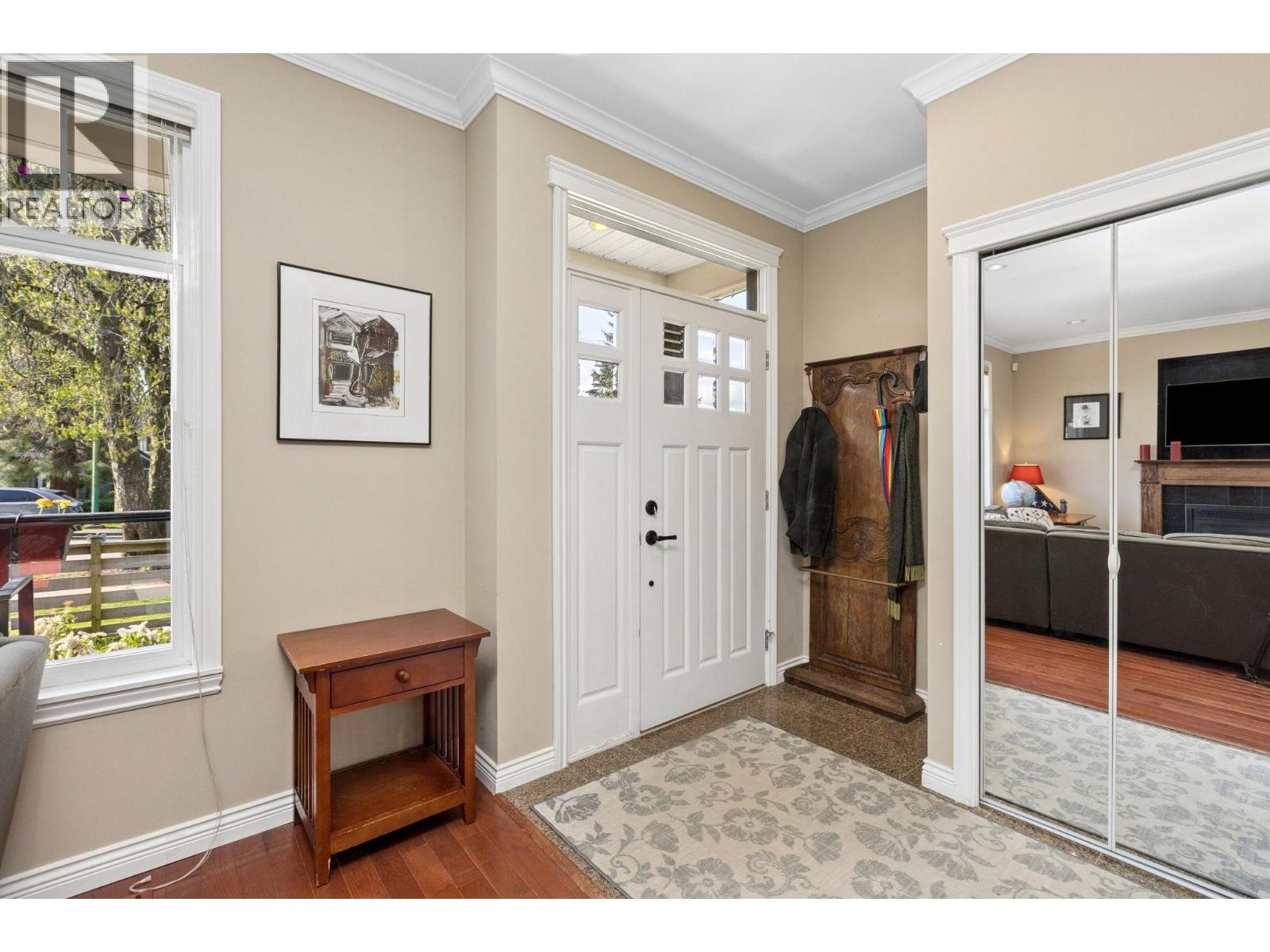 250 E 17th Street, North Vancouver, British Columbia  V7L 2V7 - Photo 4 - R3116963