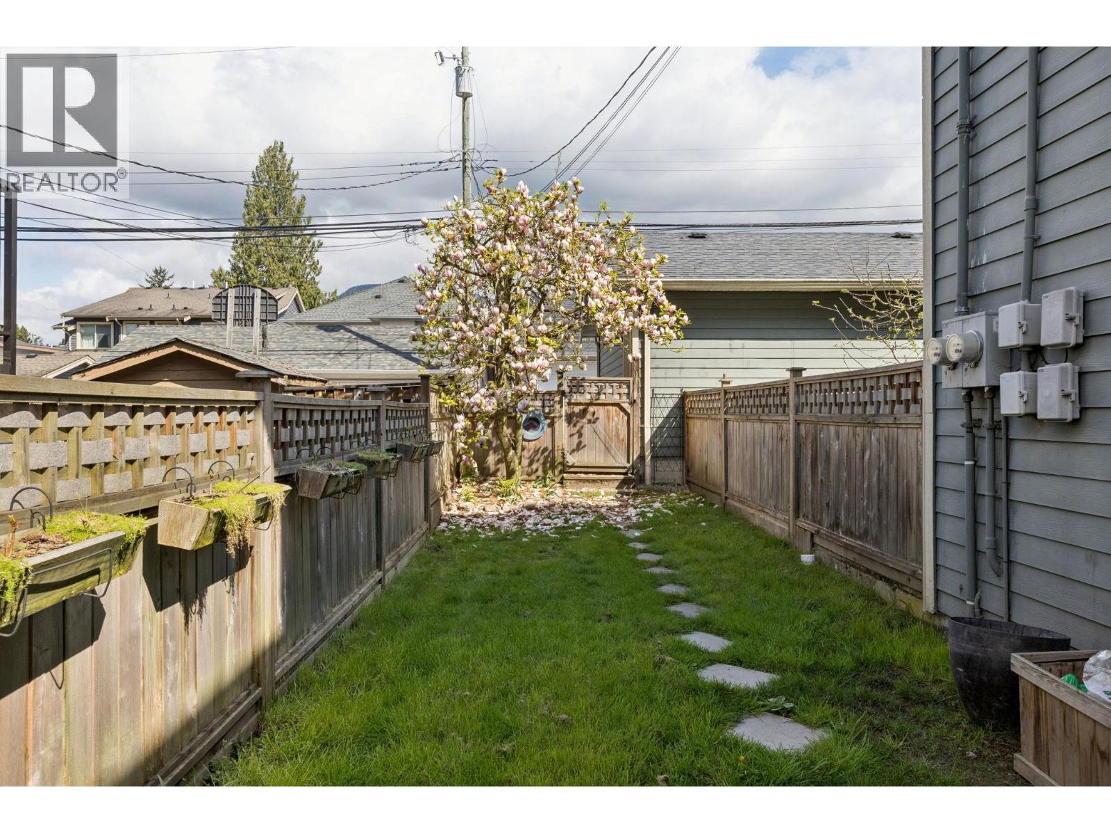 250 E 17th Street, North Vancouver, British Columbia  V7L 2V7 - Photo 37 - R3116963