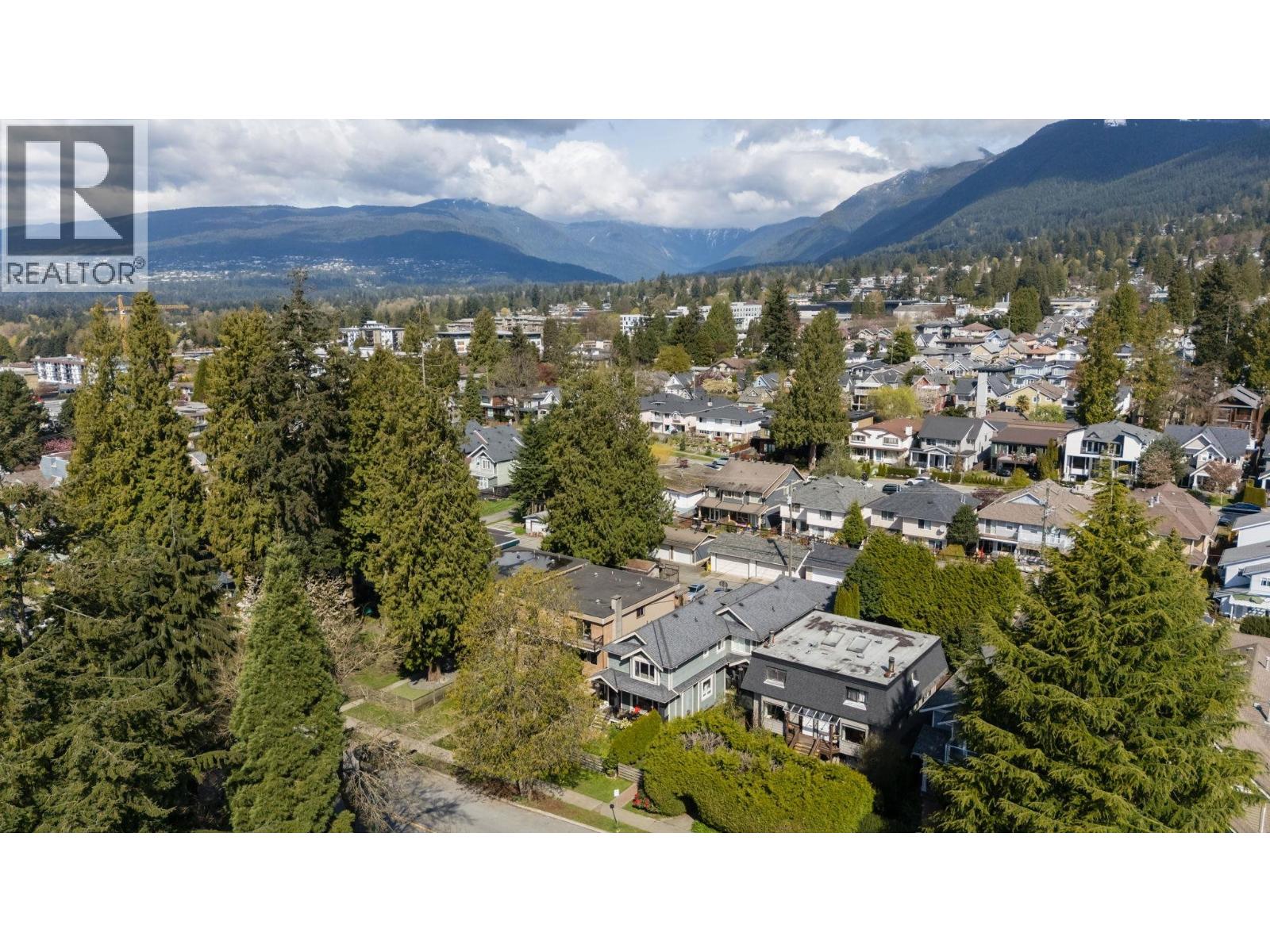 250 E 17th Street, North Vancouver, British Columbia  V7L 2V7 - Photo 40 - R3116963