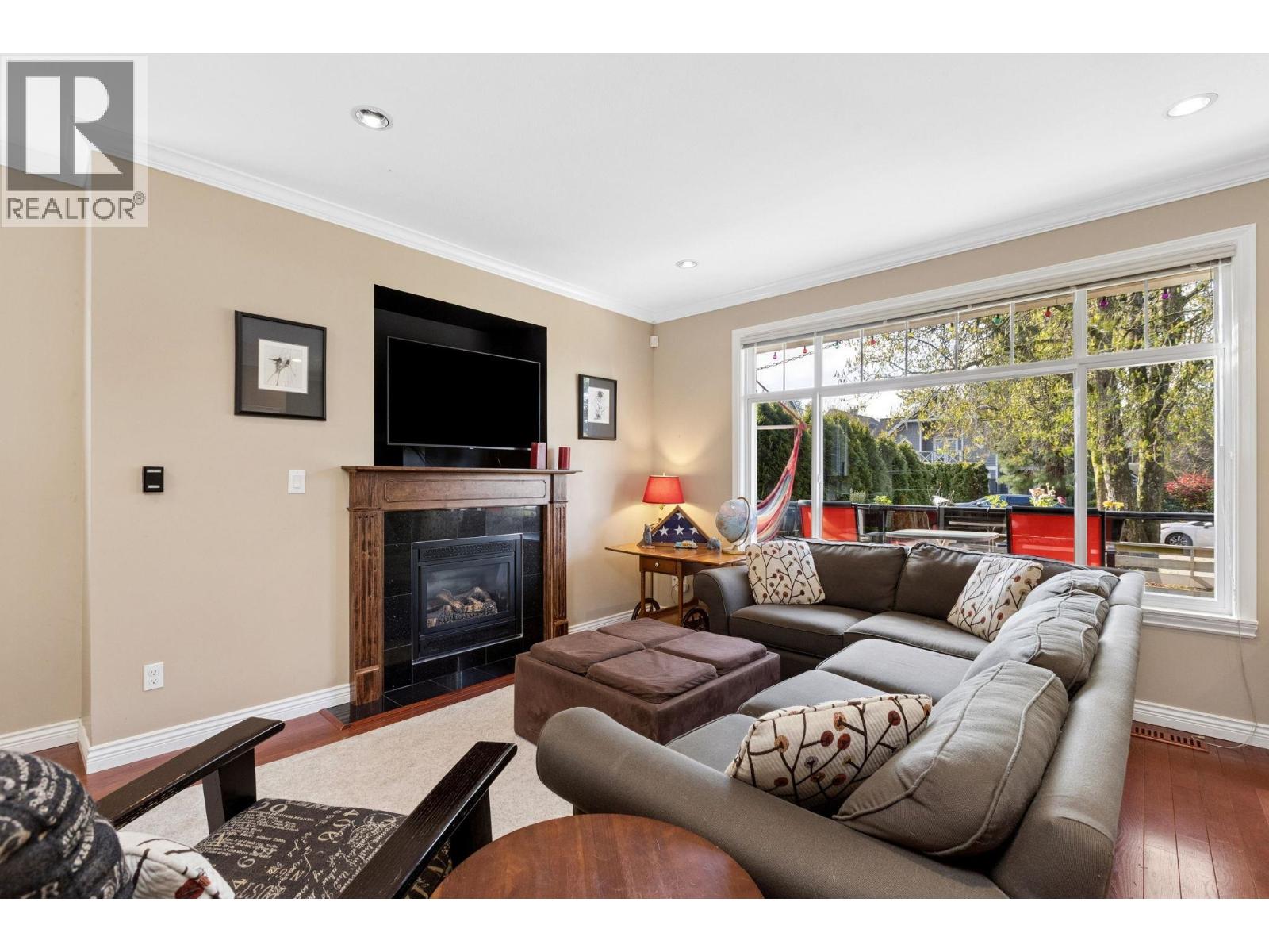 250 E 17th Street, North Vancouver, British Columbia  V7L 2V7 - Photo 8 - R3116963