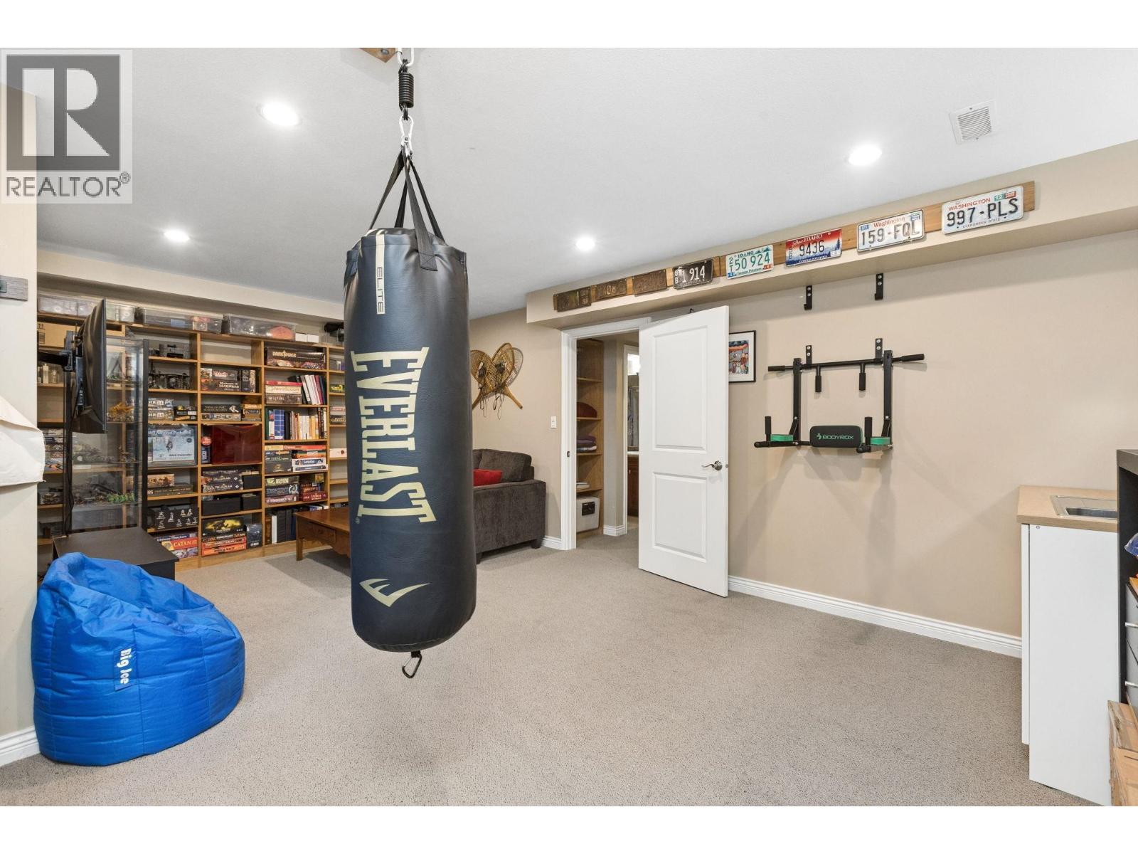 250 E 17th Street, North Vancouver, British Columbia  V7L 2V7 - Photo 35 - R3116963