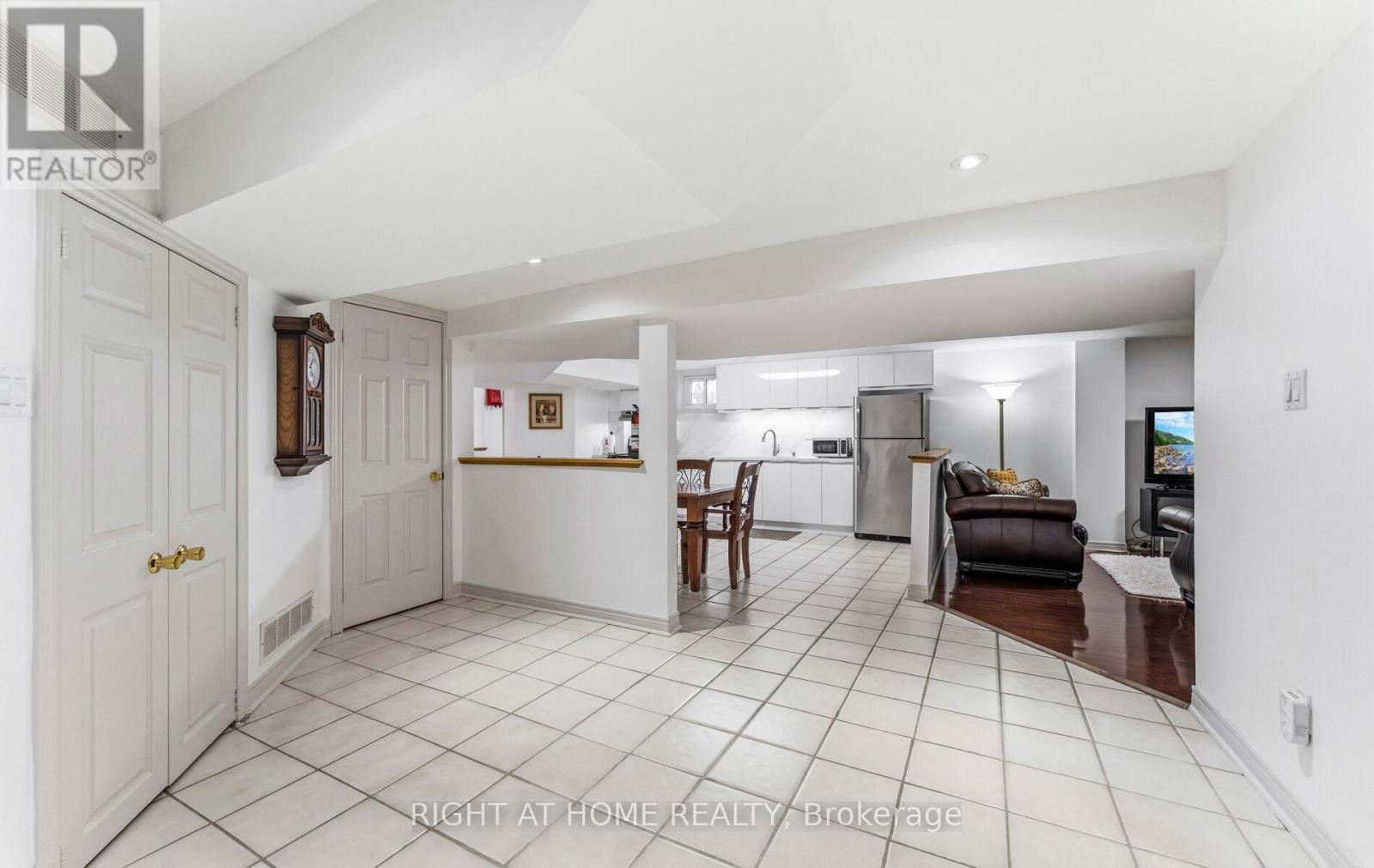 1665 Asgard Drive, Mississauga, Ontario  L5E 3G5 - Photo 32 - W13039420