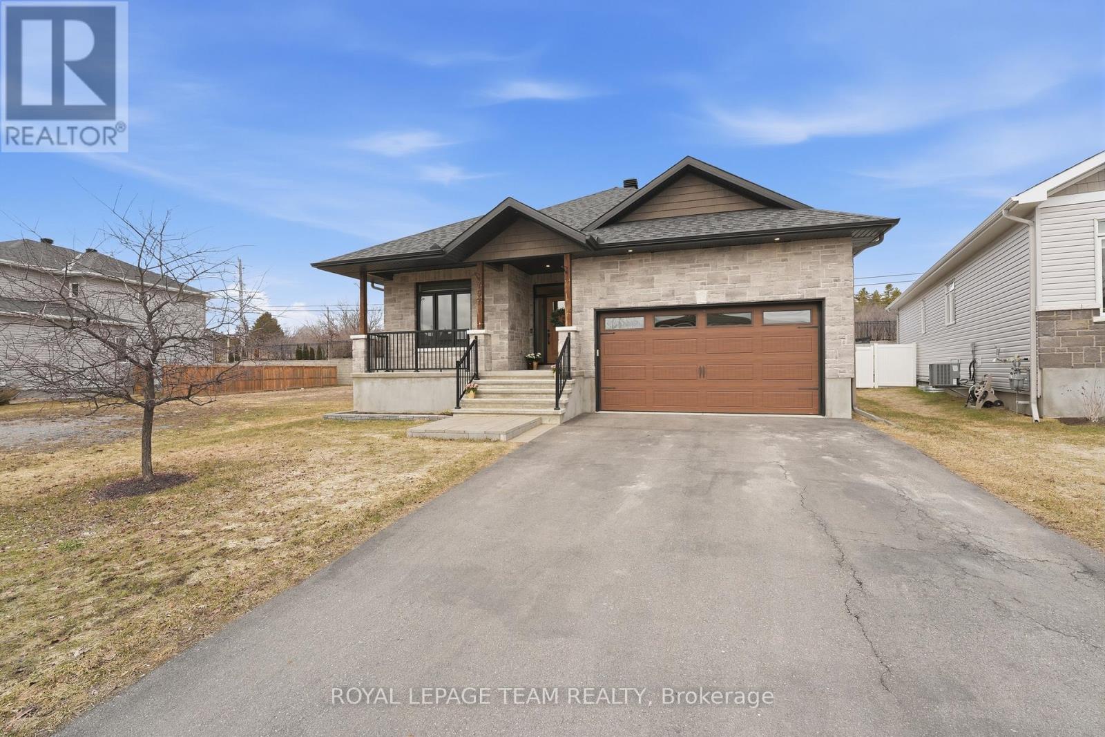 757 MEADOWRIDGE CIRCLE, Ottawa, Ontario