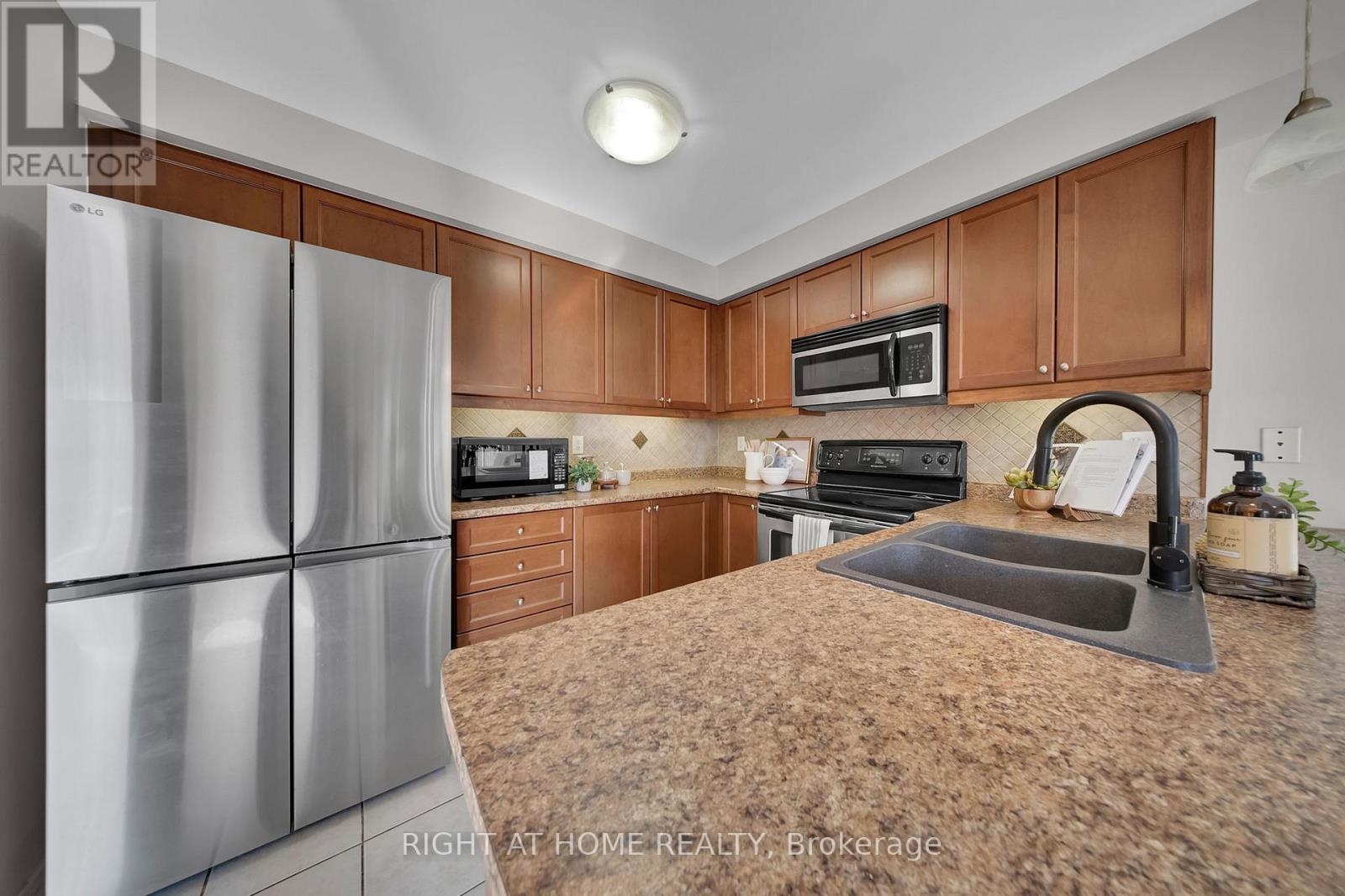 131 William Cowles Drive, Clarington, Ontario  L1C 0E3 - Photo 9 - E13055594