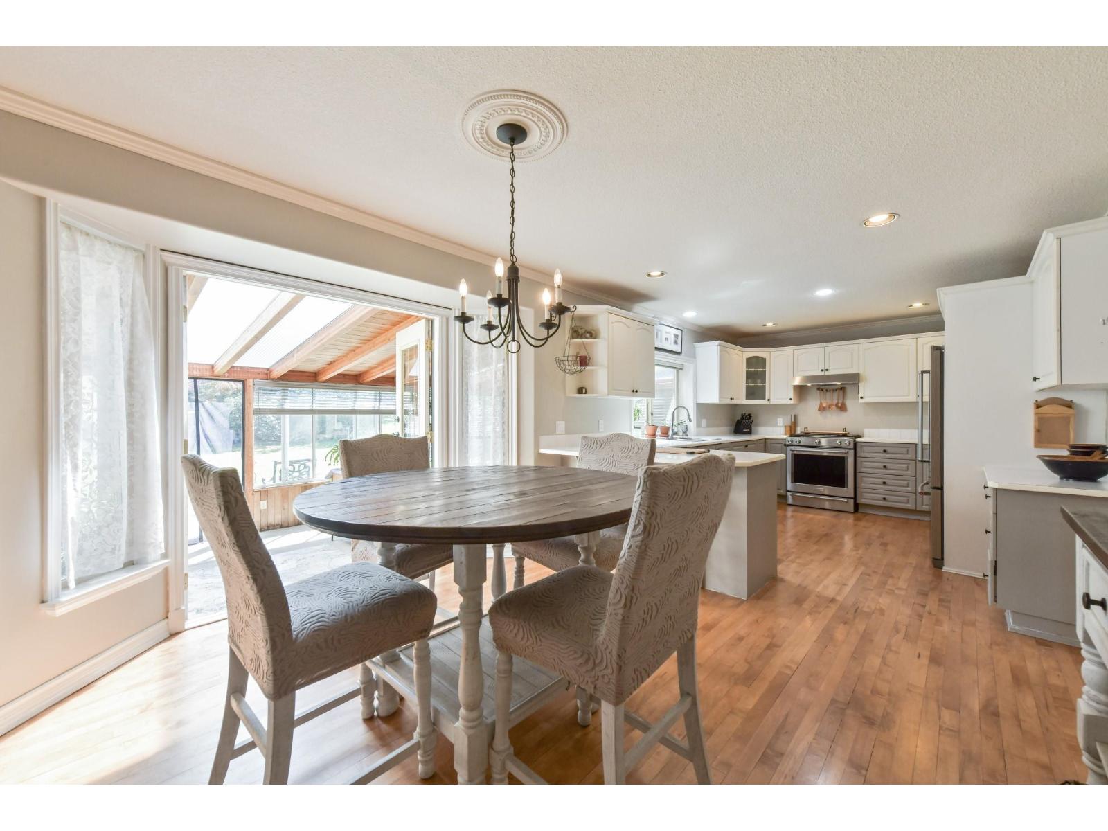 8551 Bannister Drive, Mission, British Columbia  V2V 6Y3 - Photo 7 - R3115842