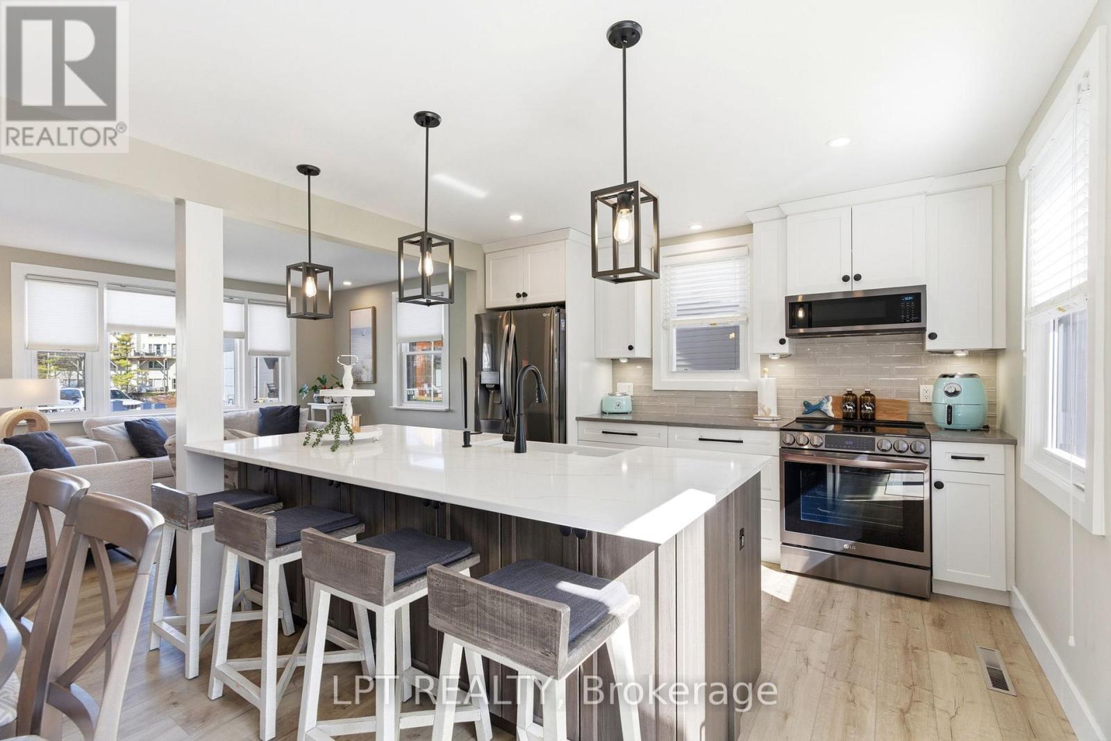 30 Sauble River Road, Lambton Shores, Ontario  N0M 1T0 - Photo 11 - X13055596