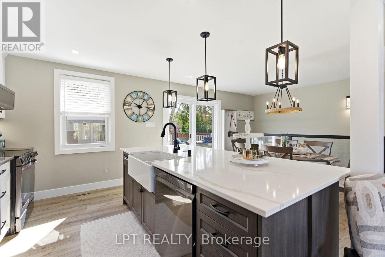 30 Sauble River Road, Lambton Shores, Ontario  N0M 1T0 - Photo 12 - X13055596