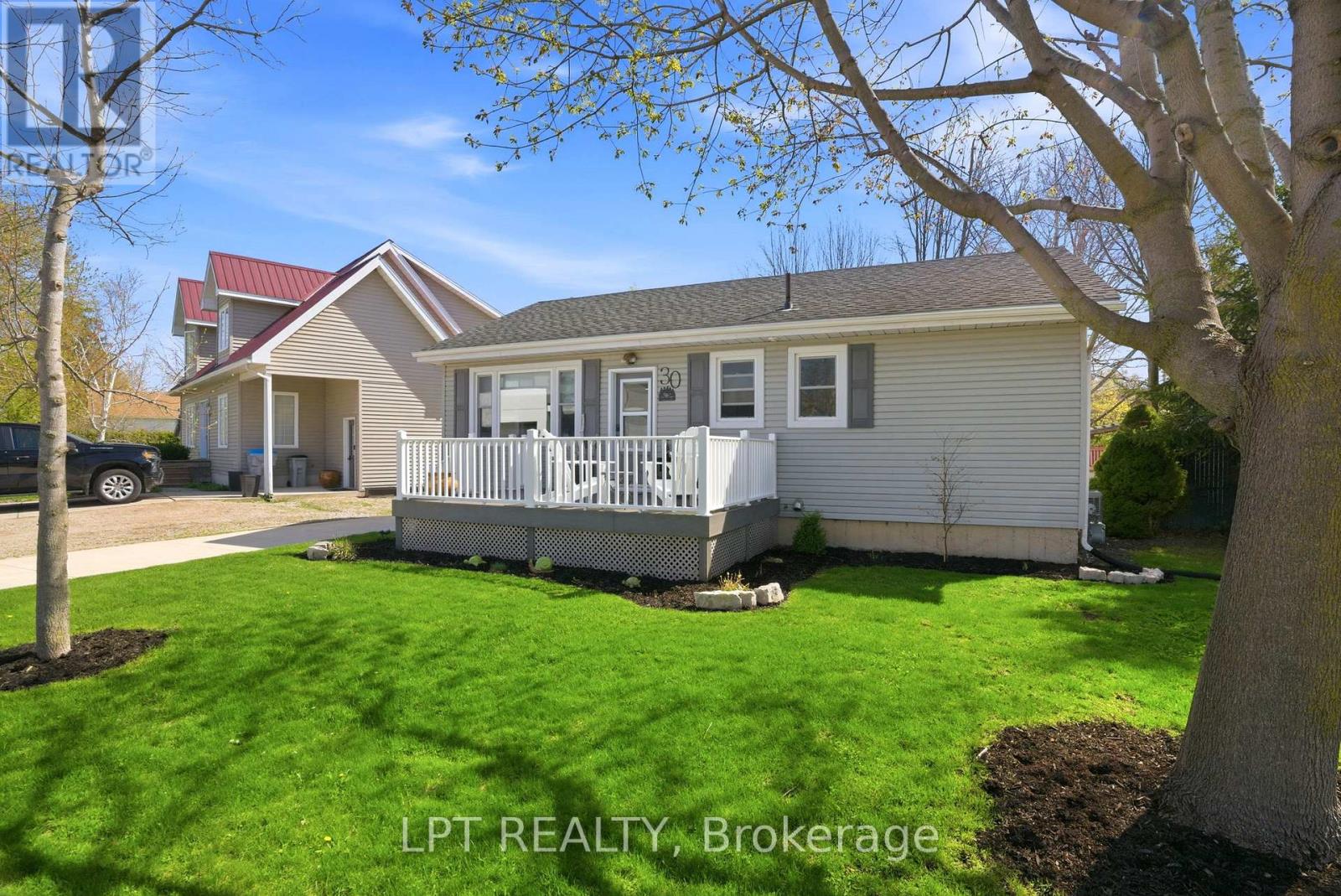 30 Sauble River Road, Lambton Shores, Ontario  N0M 1T0 - Photo 3 - X13055596