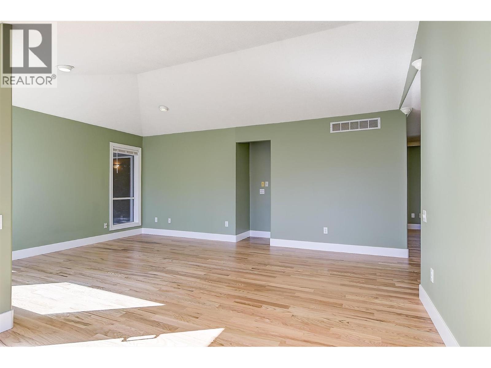 2194 Shamrock Drive, West Kelowna, British Columbia  V4T 1T9 - Photo 8 - 10385039