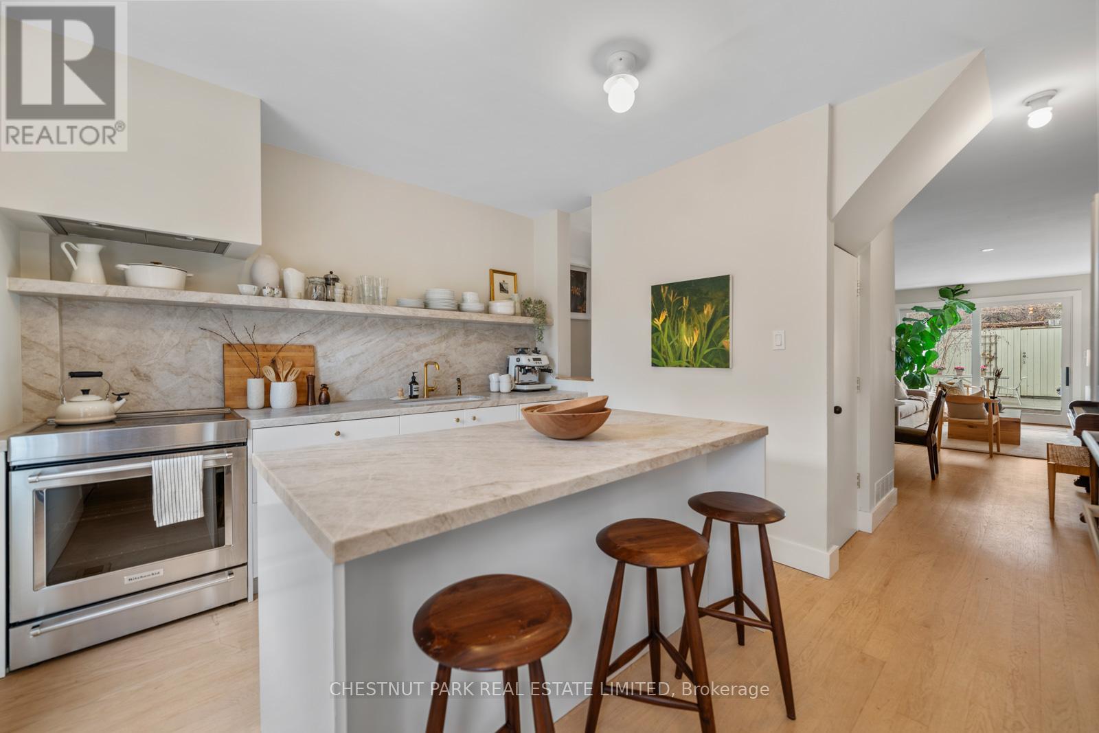 32 Sackville Place, Toronto, Ontario  M4X 1A4 - Photo 5 - C13030314