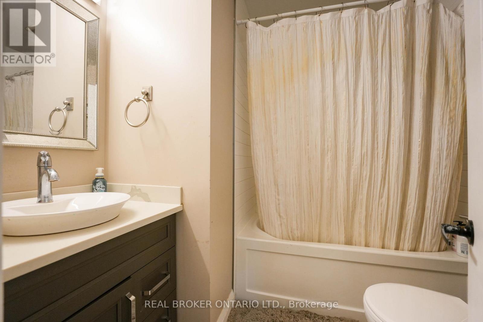 8 Ralgreen Crescent, Kitchener, Ontario  N2M 1T9 - Photo 15 - X12994936