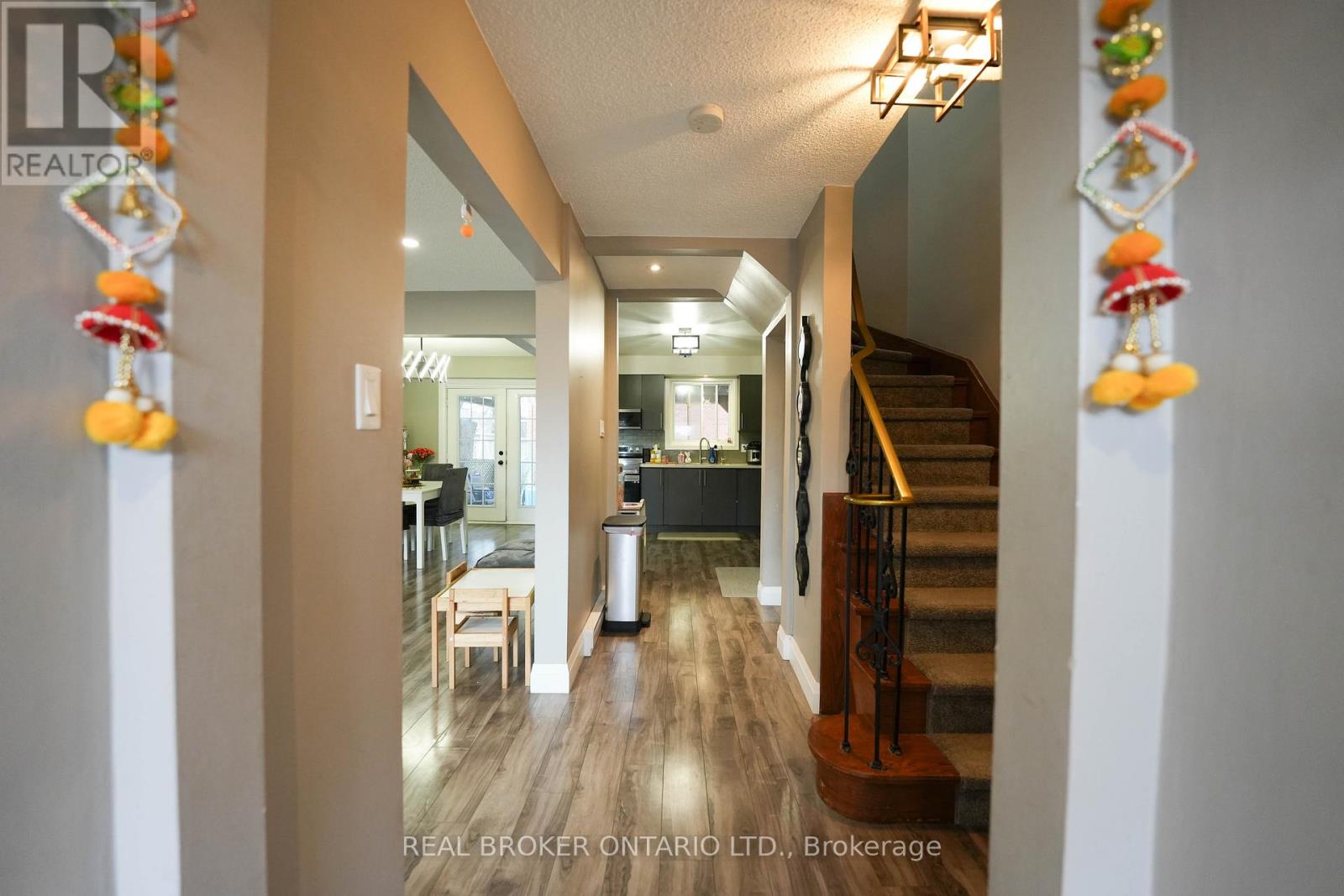8 Ralgreen Crescent, Kitchener, Ontario  N2M 1T9 - Photo 3 - X12994936