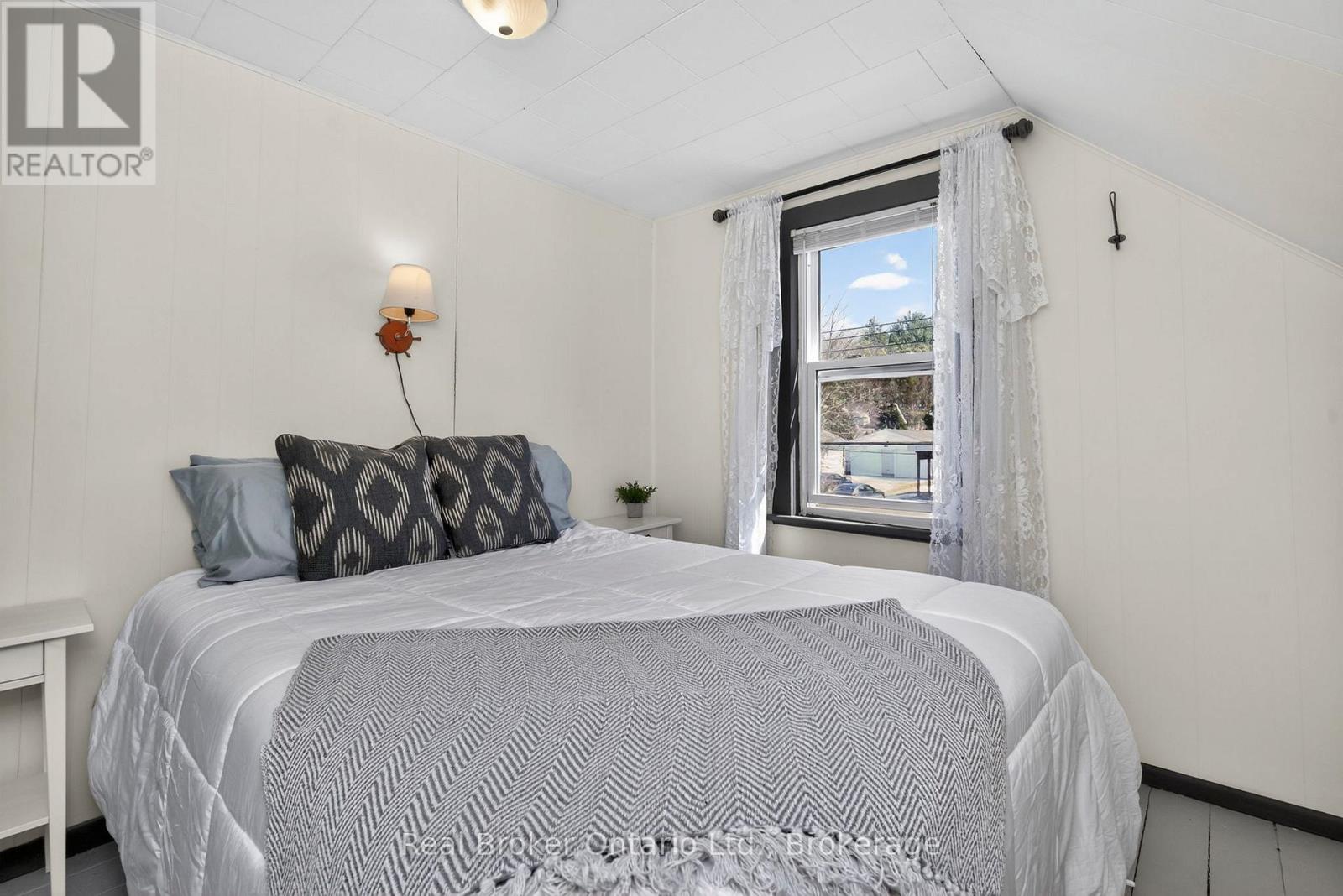 135 Poyntz Street, Penetanguishene, Ontario  L9M 1P5 - Photo 13 - S13055574