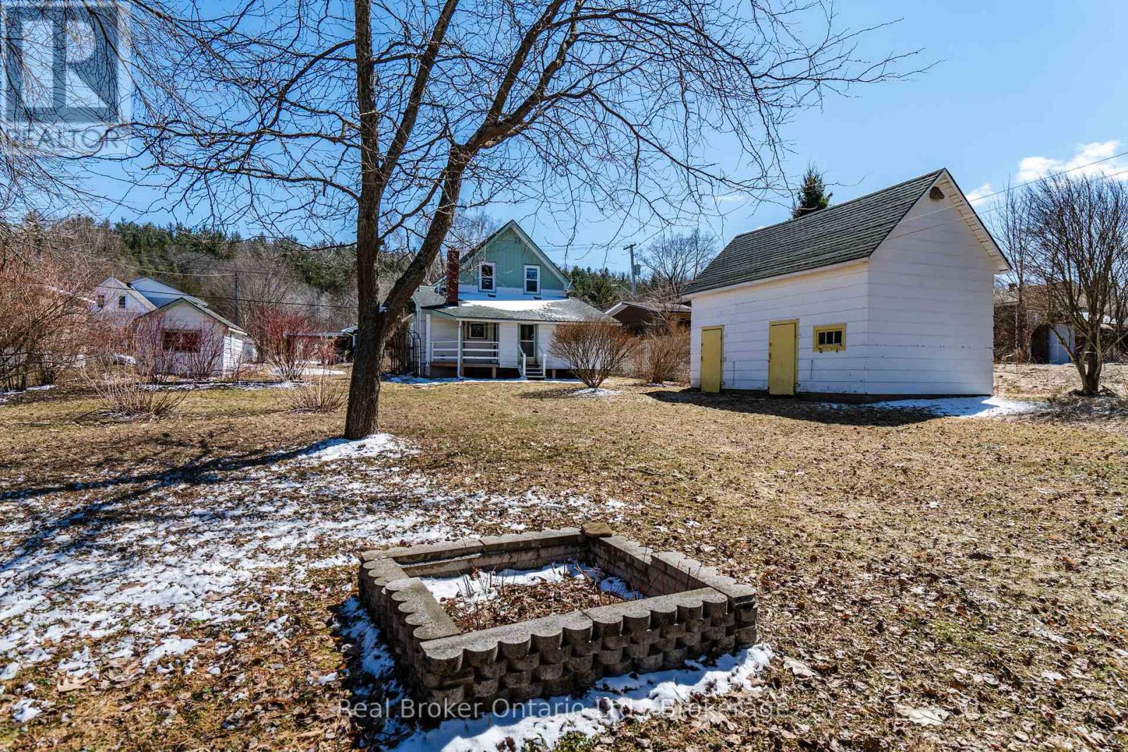 135 Poyntz Street, Penetanguishene, Ontario  L9M 1P5 - Photo 24 - S13055574