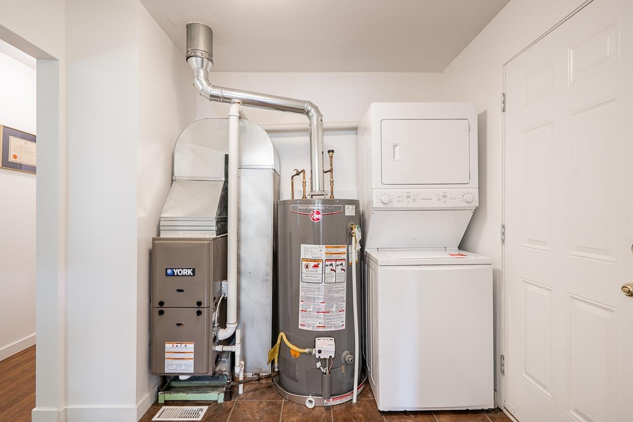 15675 40th Avenue, Surrey, British Columbia  V3Z 1E6 - Photo 33 - R3116588