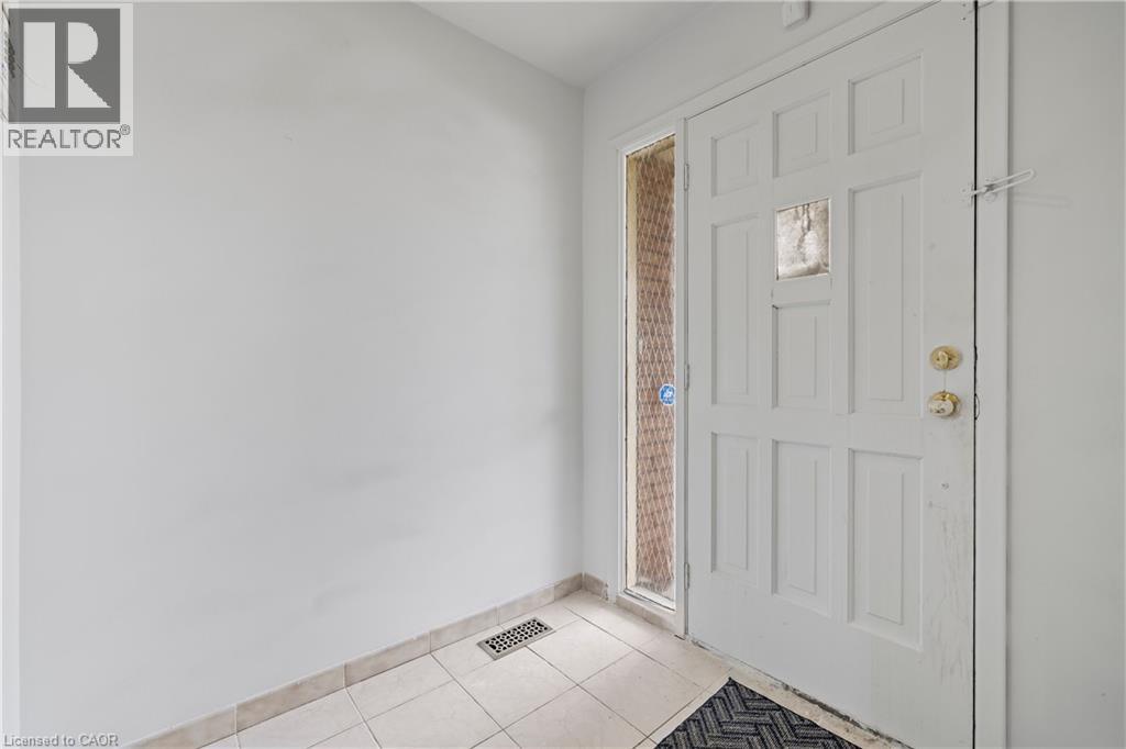 481-( Upper Level) Limeridge Court, Hamilton, Ontario  L9C 2V8 - Photo 2 - 40823470