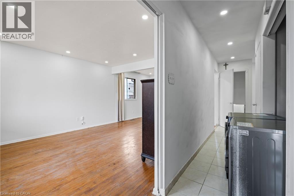 481-( Upper Level) Limeridge Court, Hamilton, Ontario  L9C 2V8 - Photo 3 - 40823470