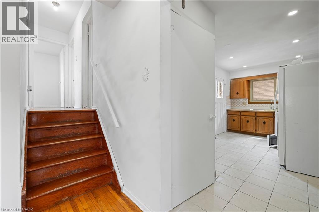 481-( Upper Level) Limeridge Court, Hamilton, Ontario  L9C 2V8 - Photo 6 - 40823470