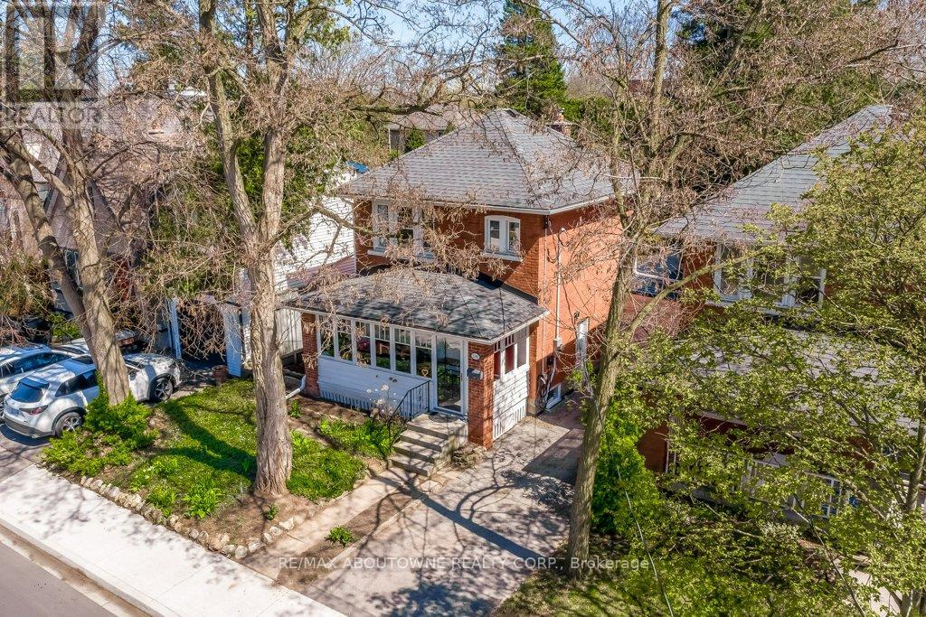 2180 Caroline Street, Burlington, Ontario  L7R 1M3 - Photo 1 - W13055148