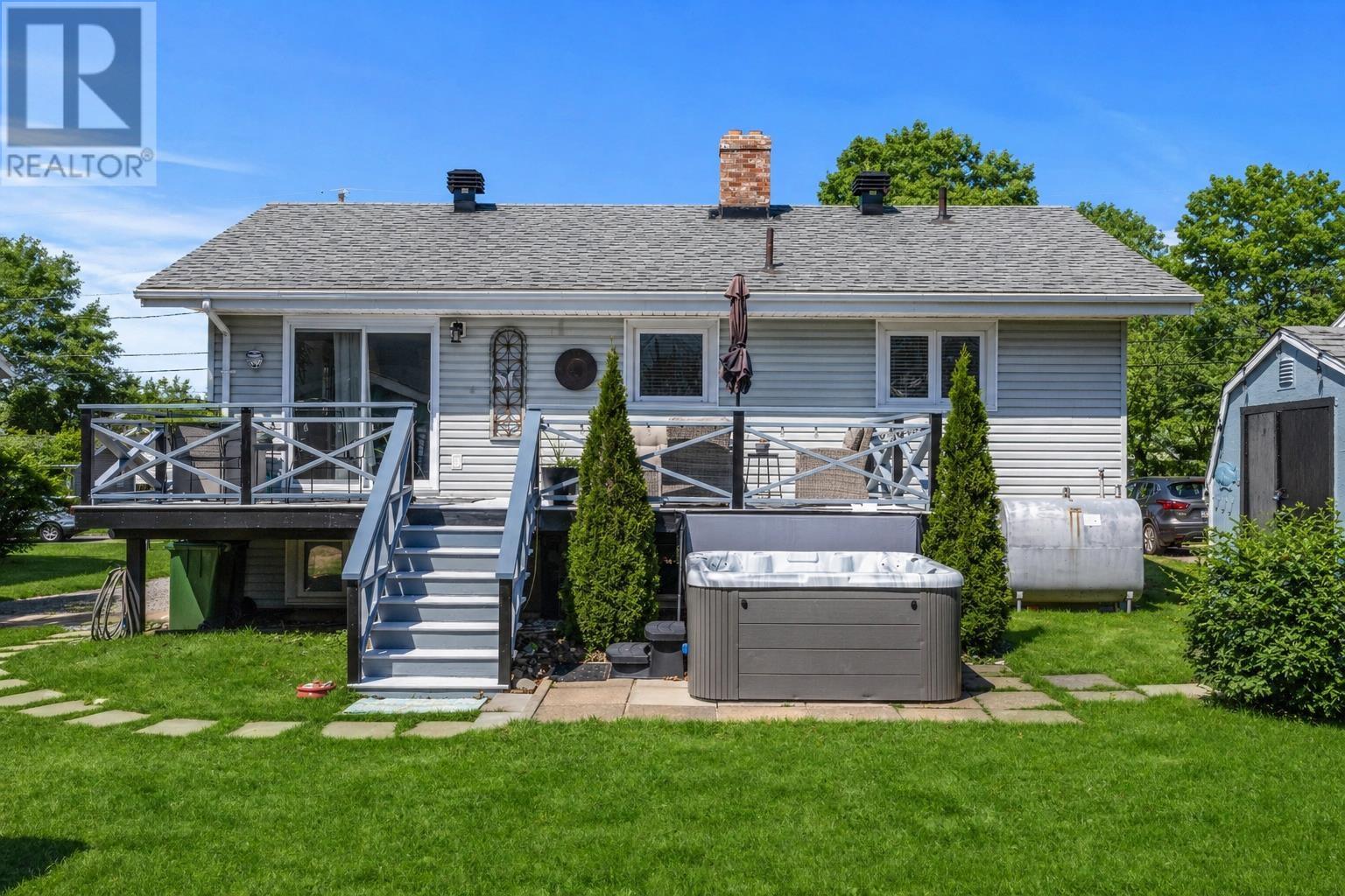 16 Moreau Drive, Charlottetown, Prince Edward Island  C1A 2Y2 - Photo 12 - 202608879