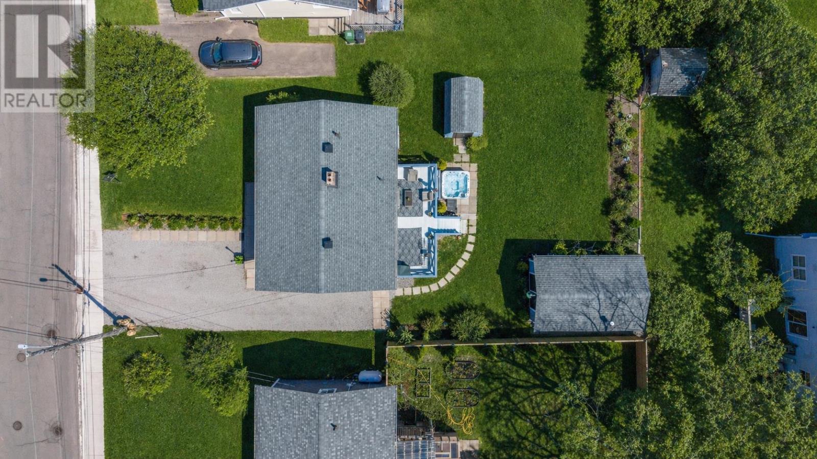 16 Moreau Drive, Charlottetown, Prince Edward Island  C1A 2Y2 - Photo 2 - 202608879