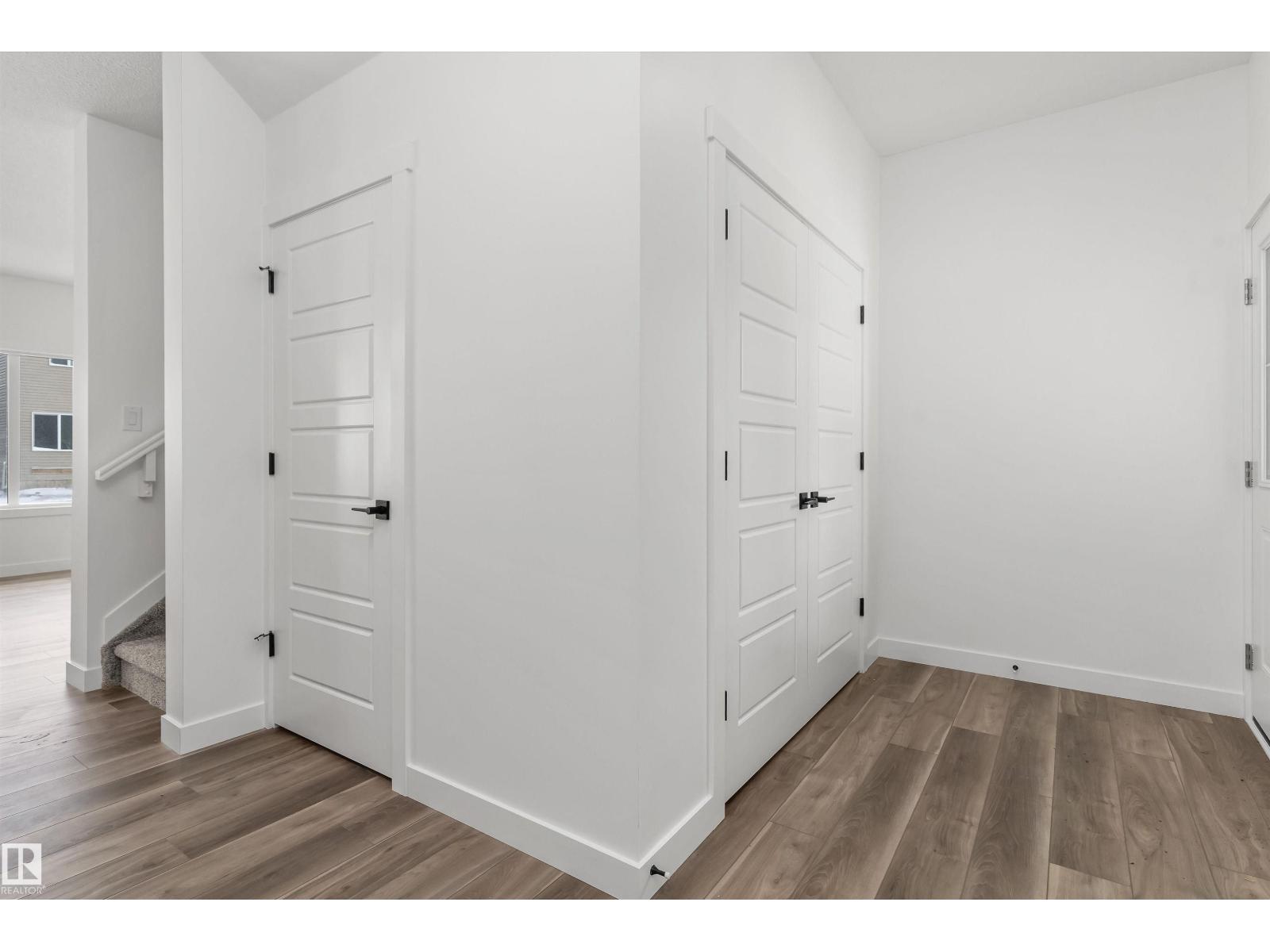 932 18 Av NW, Edmonton, Alberta  T6T 2X4 - Photo 6 - E4475086