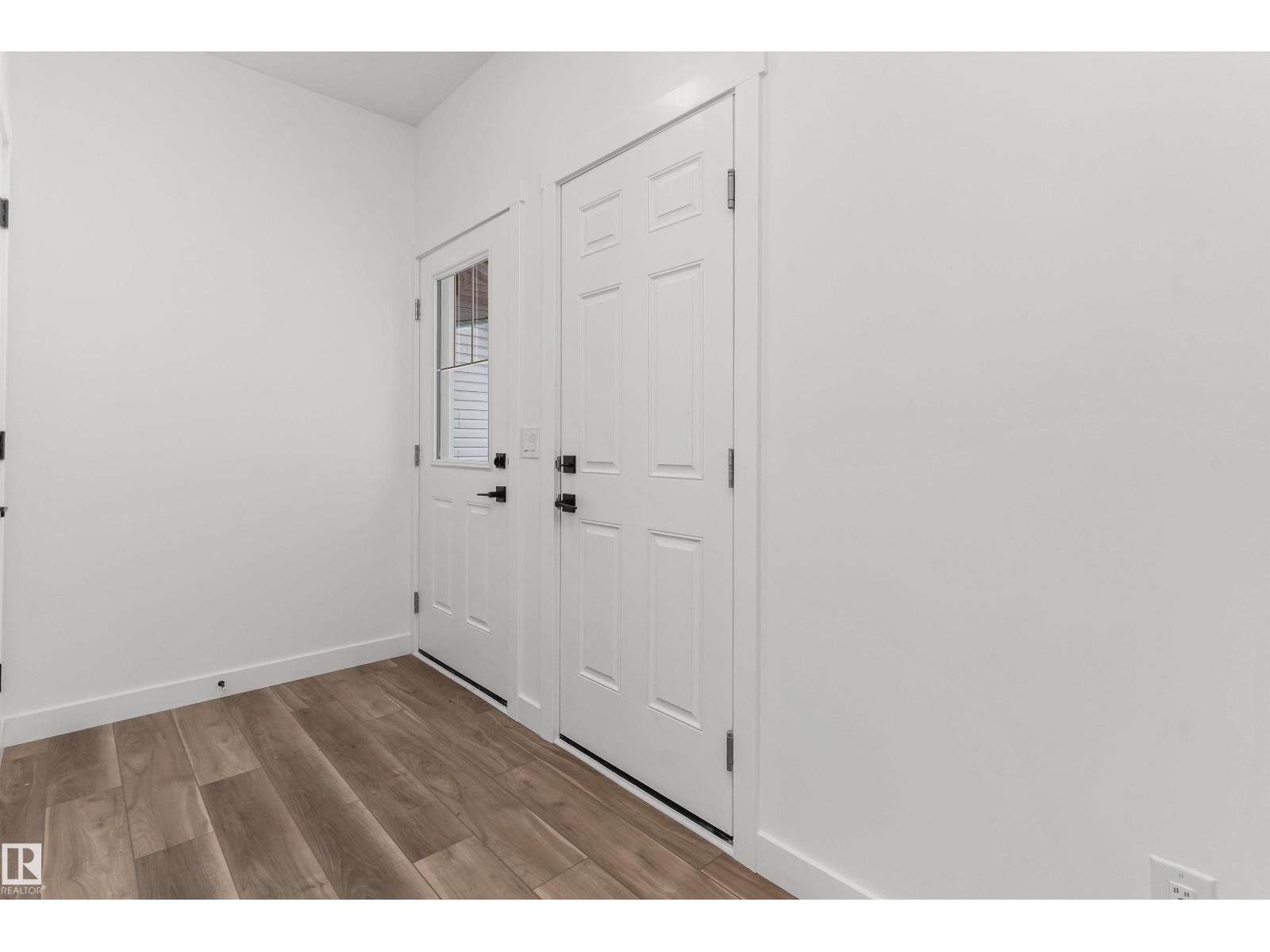 932 18 Av NW, Edmonton, Alberta  T6T 2X4 - Photo 5 - E4475086