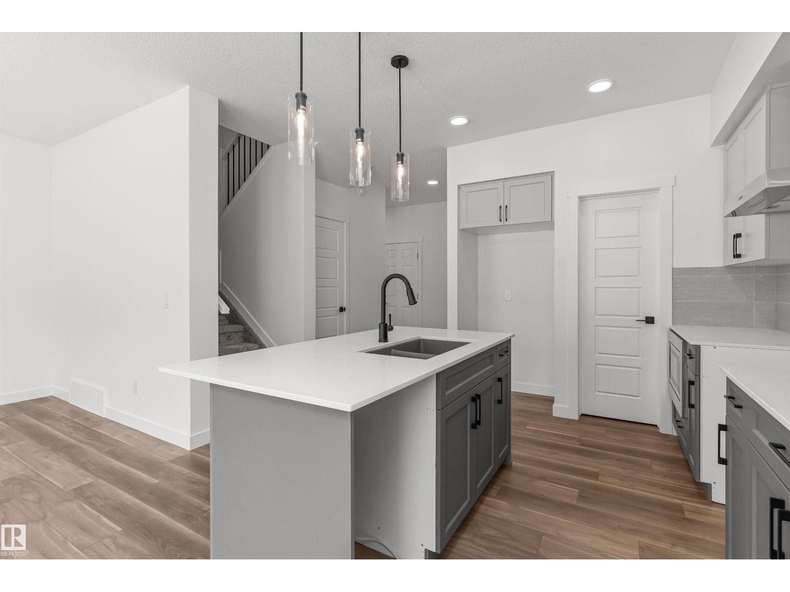 932 18 Av NW, Edmonton, Alberta  T6T 2X4 - Photo 19 - E4475086