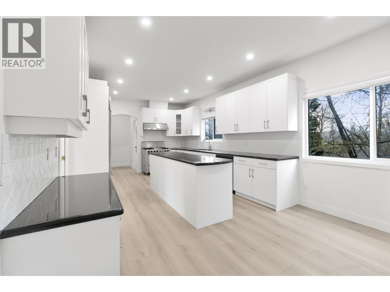 6998 Fielding Court, Burnaby, British Columbia  V5A 1Y5 - Photo 8 - R3097785