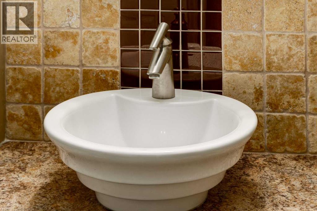 214, 30 Sierra Morena Mews SW, Calgary, Alberta  T3H 3K7 - Photo 24 - A2304755