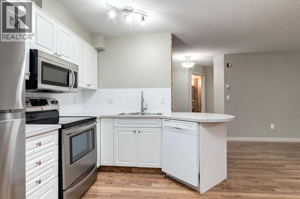 214, 30 Sierra Morena Mews SW, Calgary, Alberta  T3H 3K7 - Photo 9 - A2304755