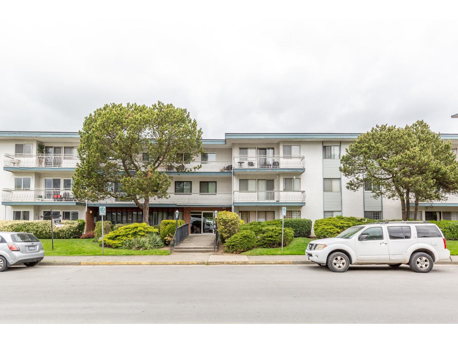 321 17707 57A AVENUE, Surrey, British Columbia