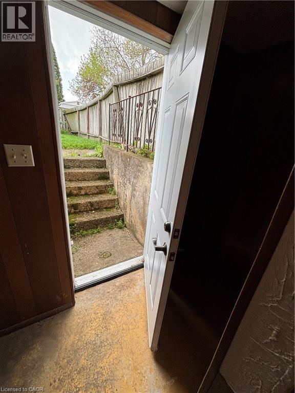 24 Dianne Drive, St. Catharines, Ontario  L2P 3R7 - Photo 2 - 40824907