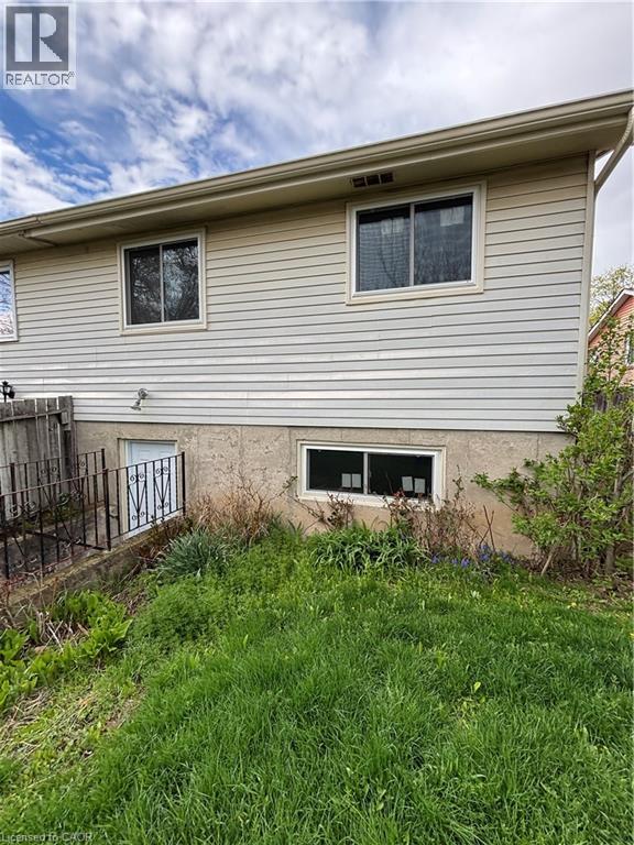 24 Dianne Drive, St. Catharines, Ontario  L2P 3R7 - Photo 3 - 40824907