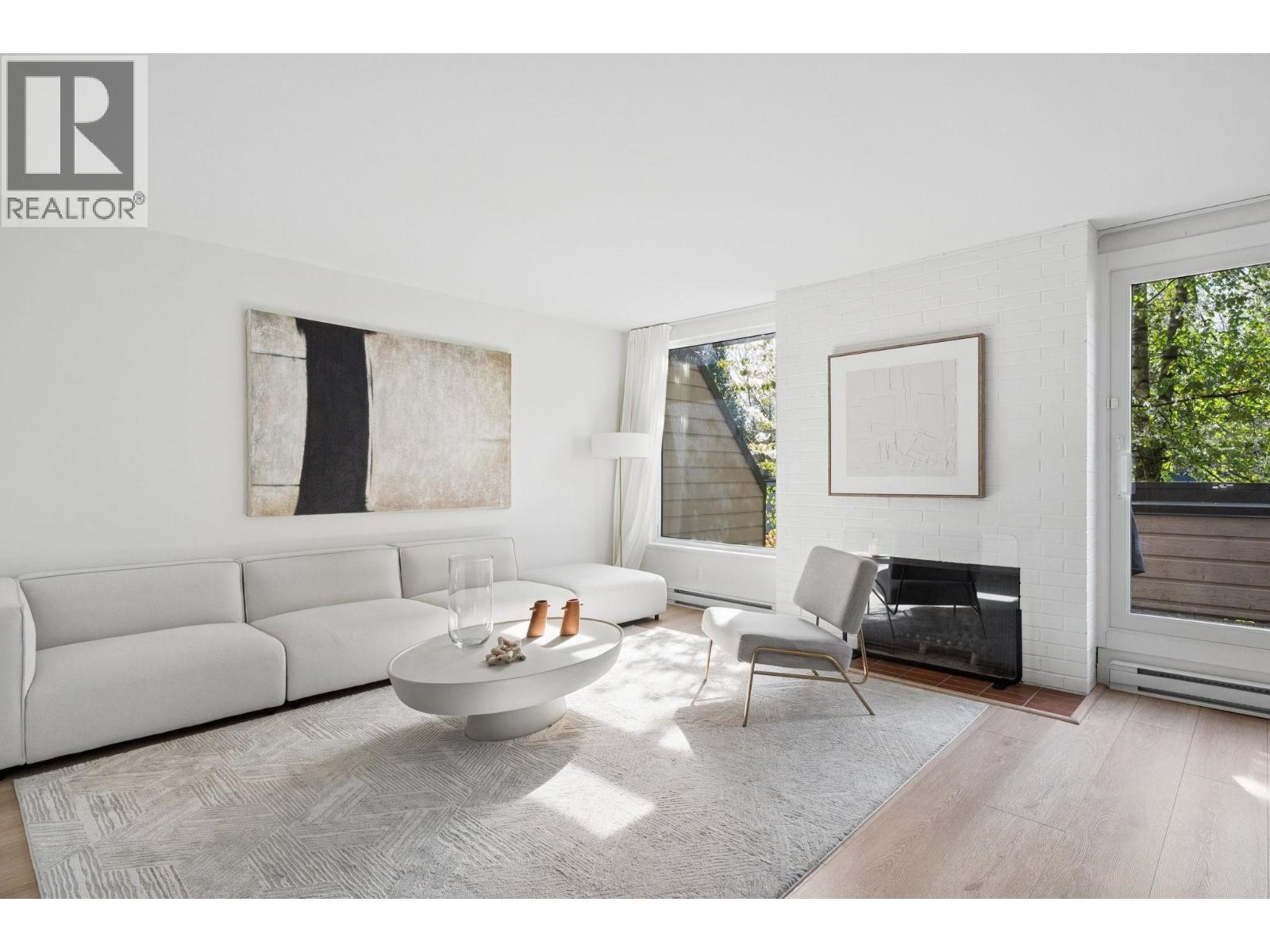 3951 Springtree Drive, Vancouver, British Columbia  V6L 3E2 - Photo 2 - R3117106