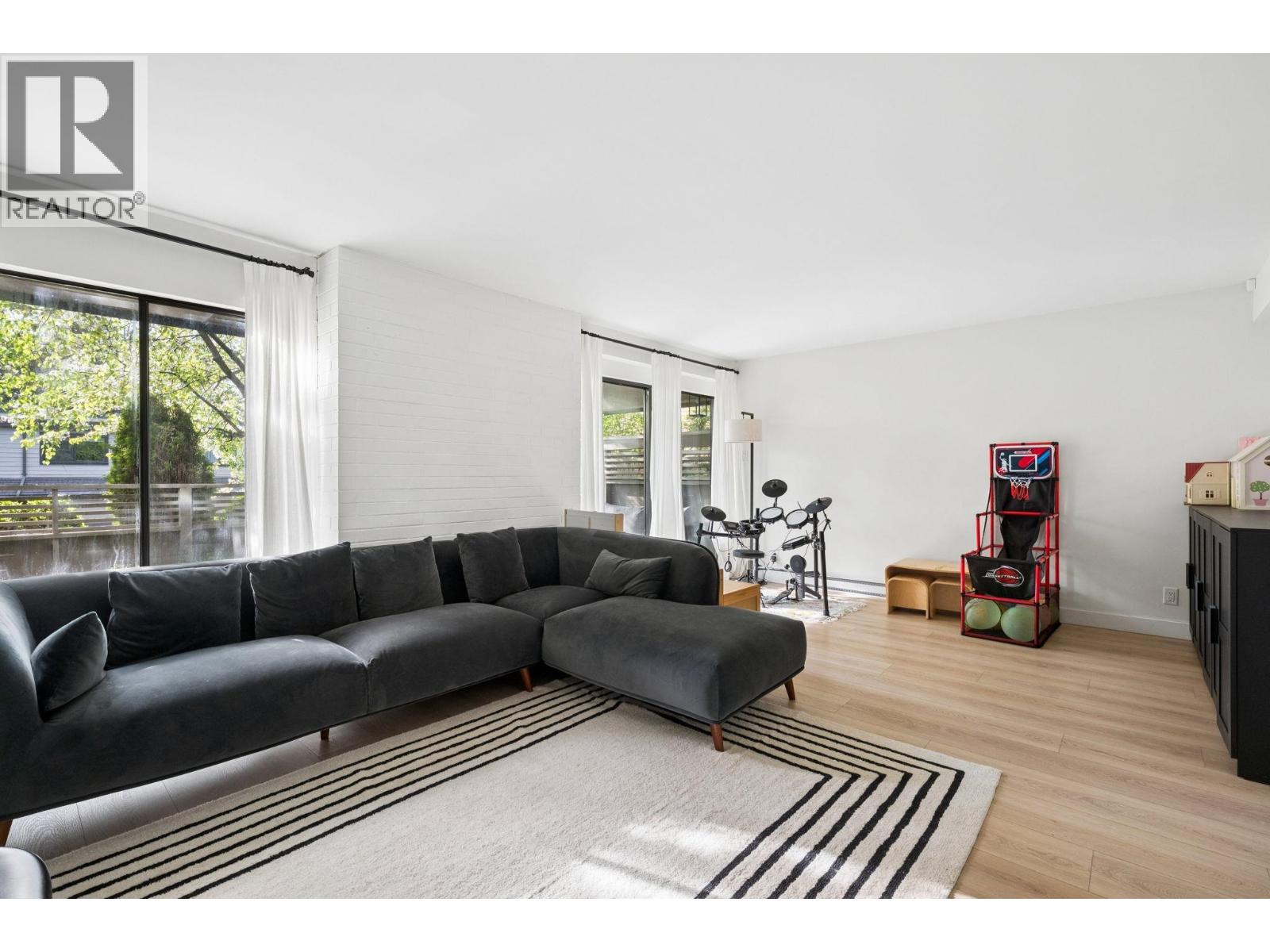 3951 Springtree Drive, Vancouver, British Columbia  V6L 3E2 - Photo 31 - R3117106