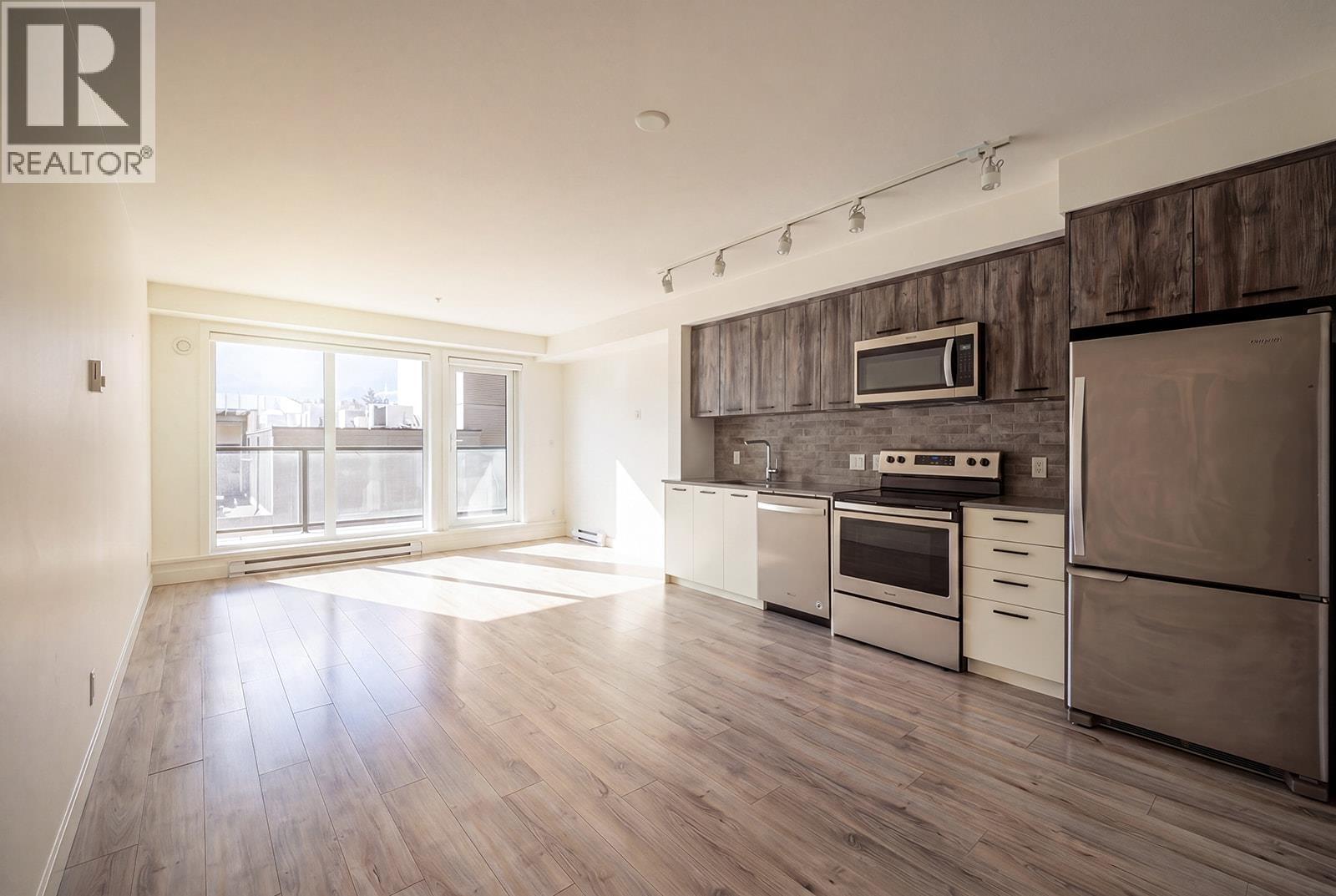 307 38013 Third Avenue, Squamish, British Columbia  V8B 0Z8 - Photo 2 - R3117107