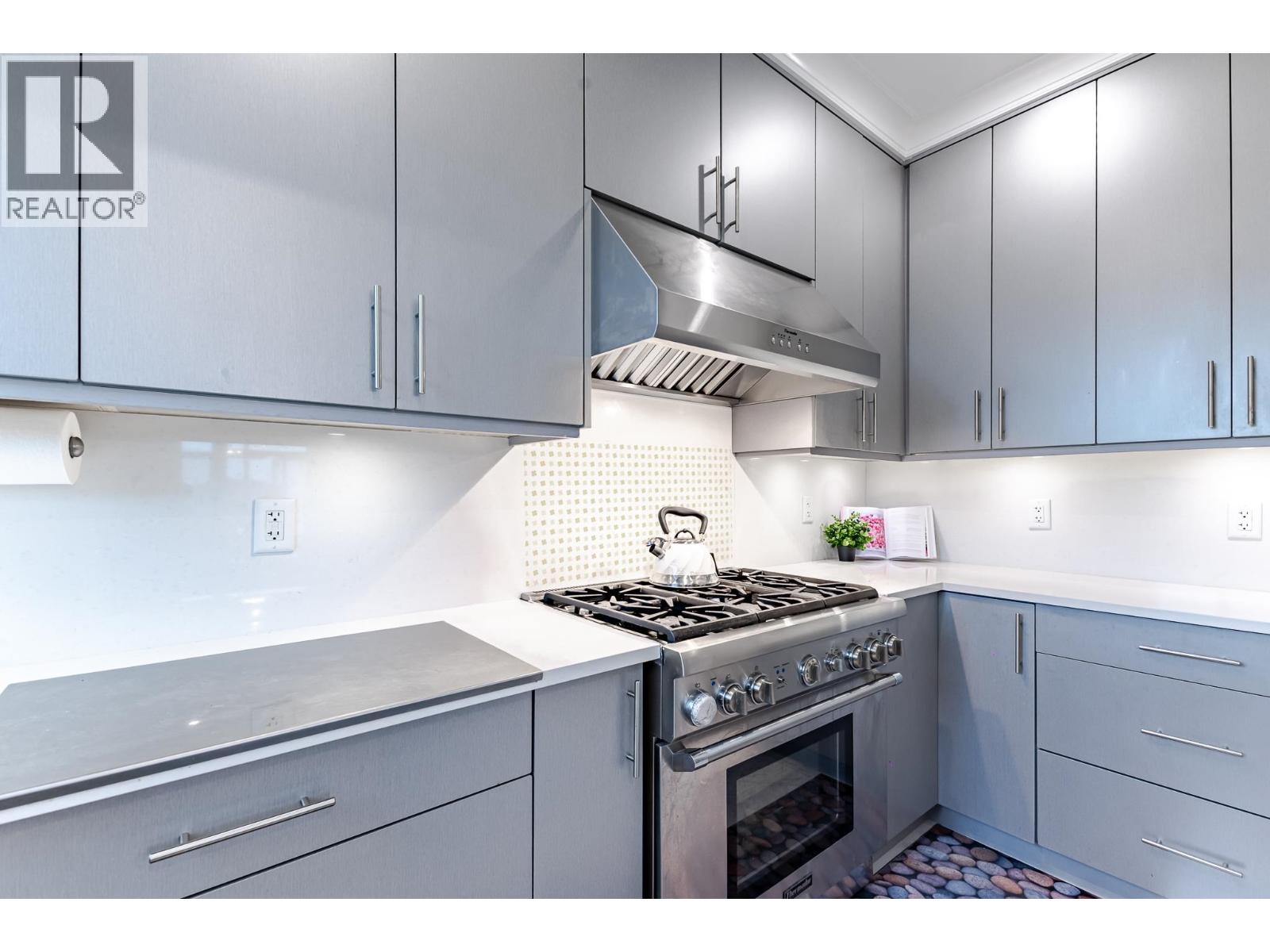 5710 Grant Street, Burnaby, British Columbia  V5B 2K4 - Photo 12 - R3117113