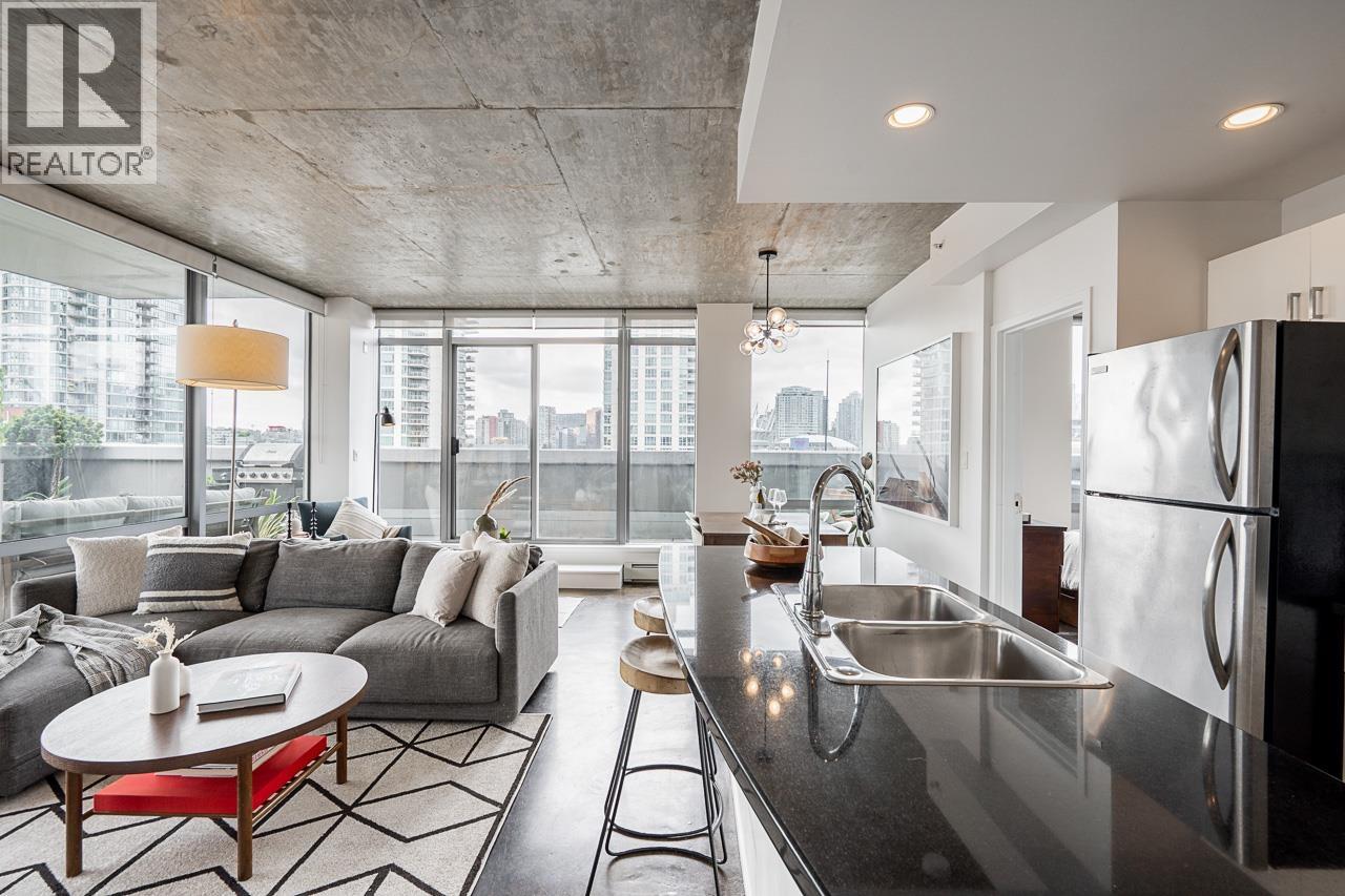 804 919 Station Street, Vancouver, British Columbia  V6A 4L9 - Photo 2 - R3117119