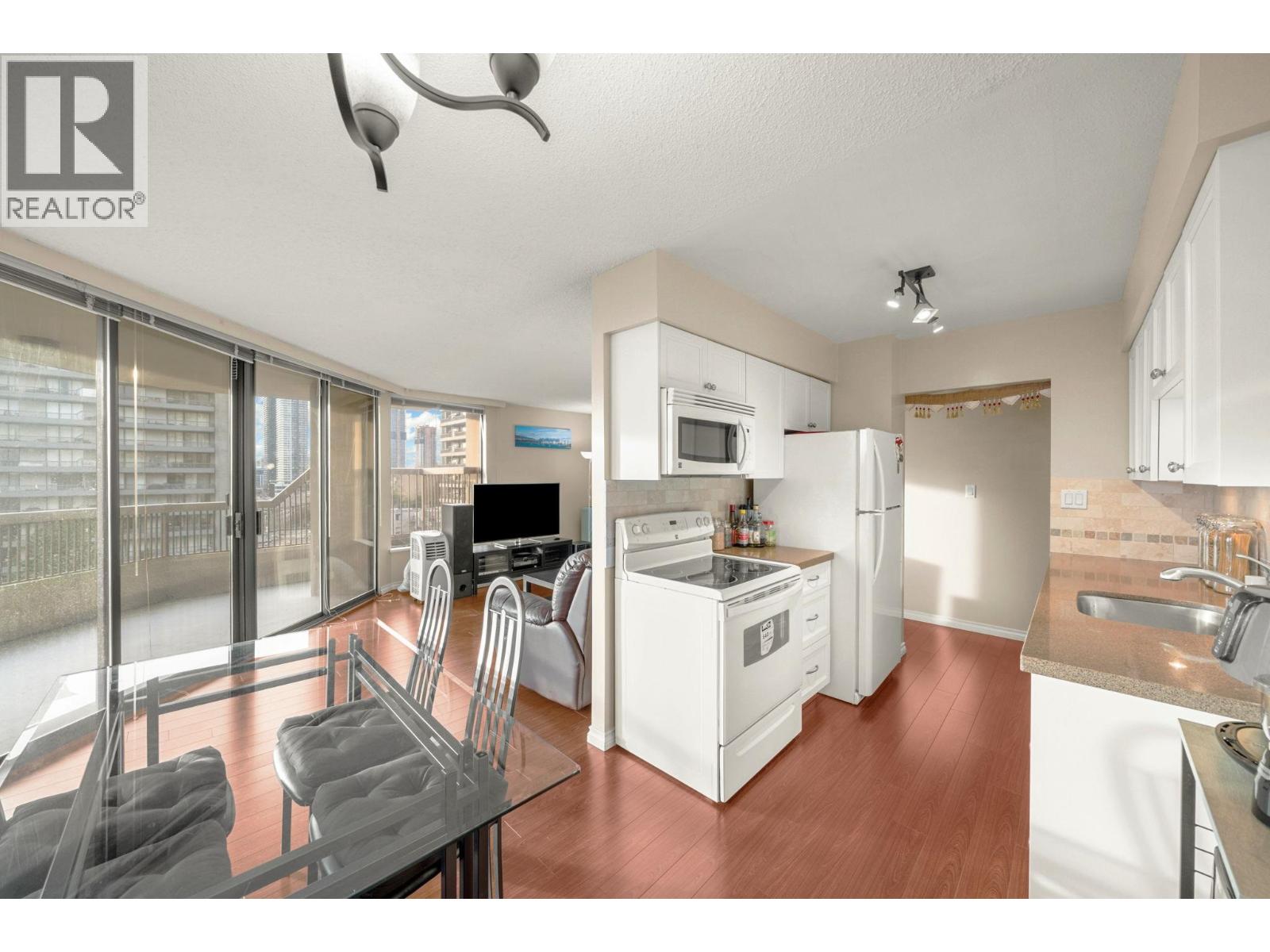 1108 2041 Bellwood Avenue, Burnaby, British Columbia  V5B 4V5 - Photo 6 - R3117129